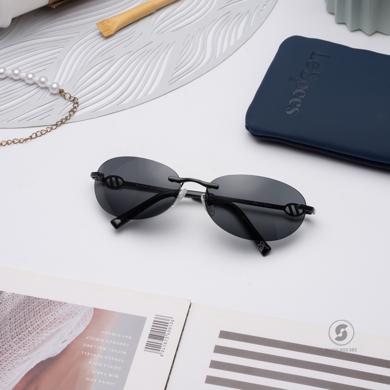 แว่นกันแดด Le Specs LSP2352422 Slinky Matte Black