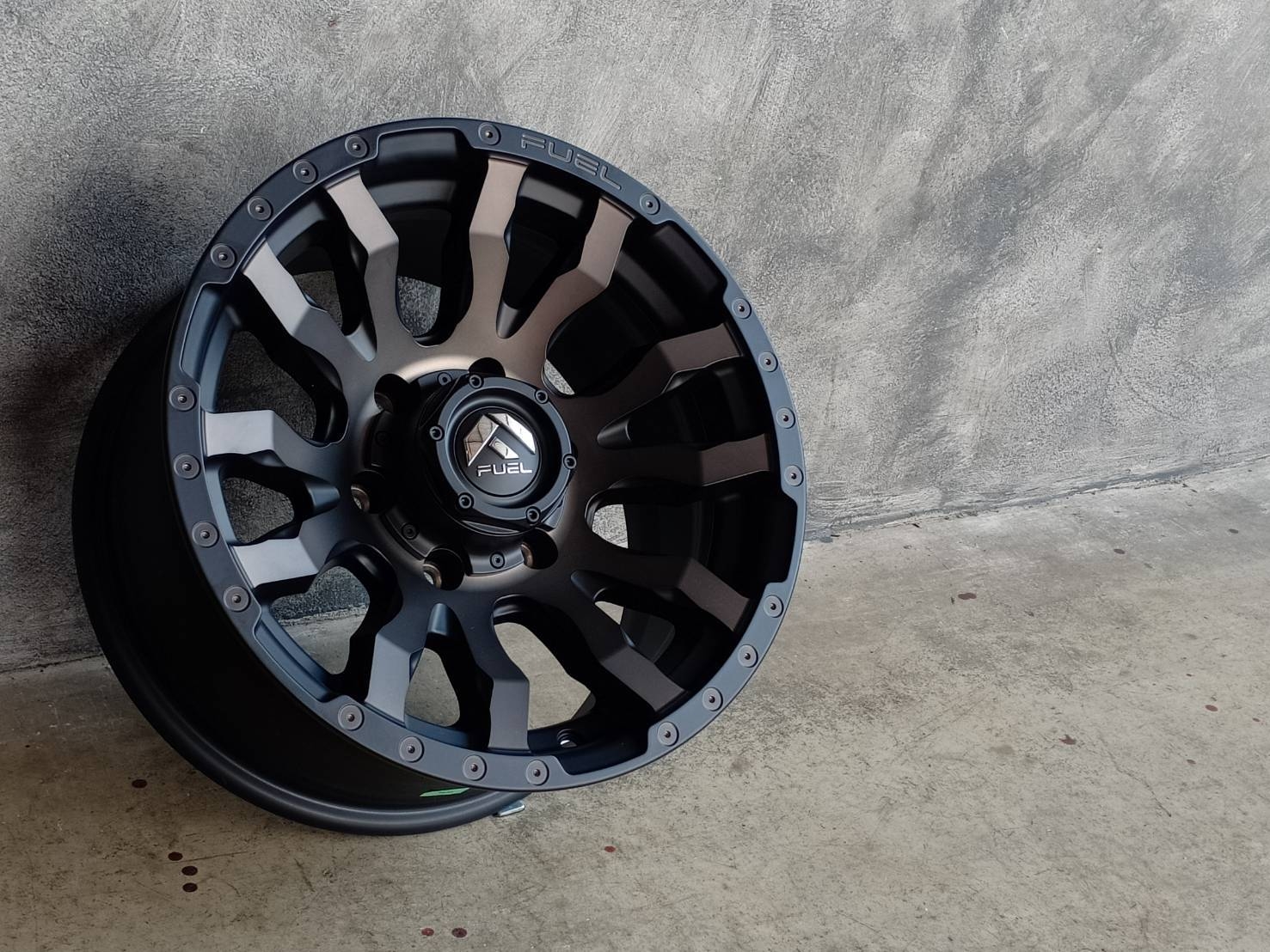 FUEL-BLITZ 16X8 6X139.7 +1 106.1 BLACK/MACHINED DDT