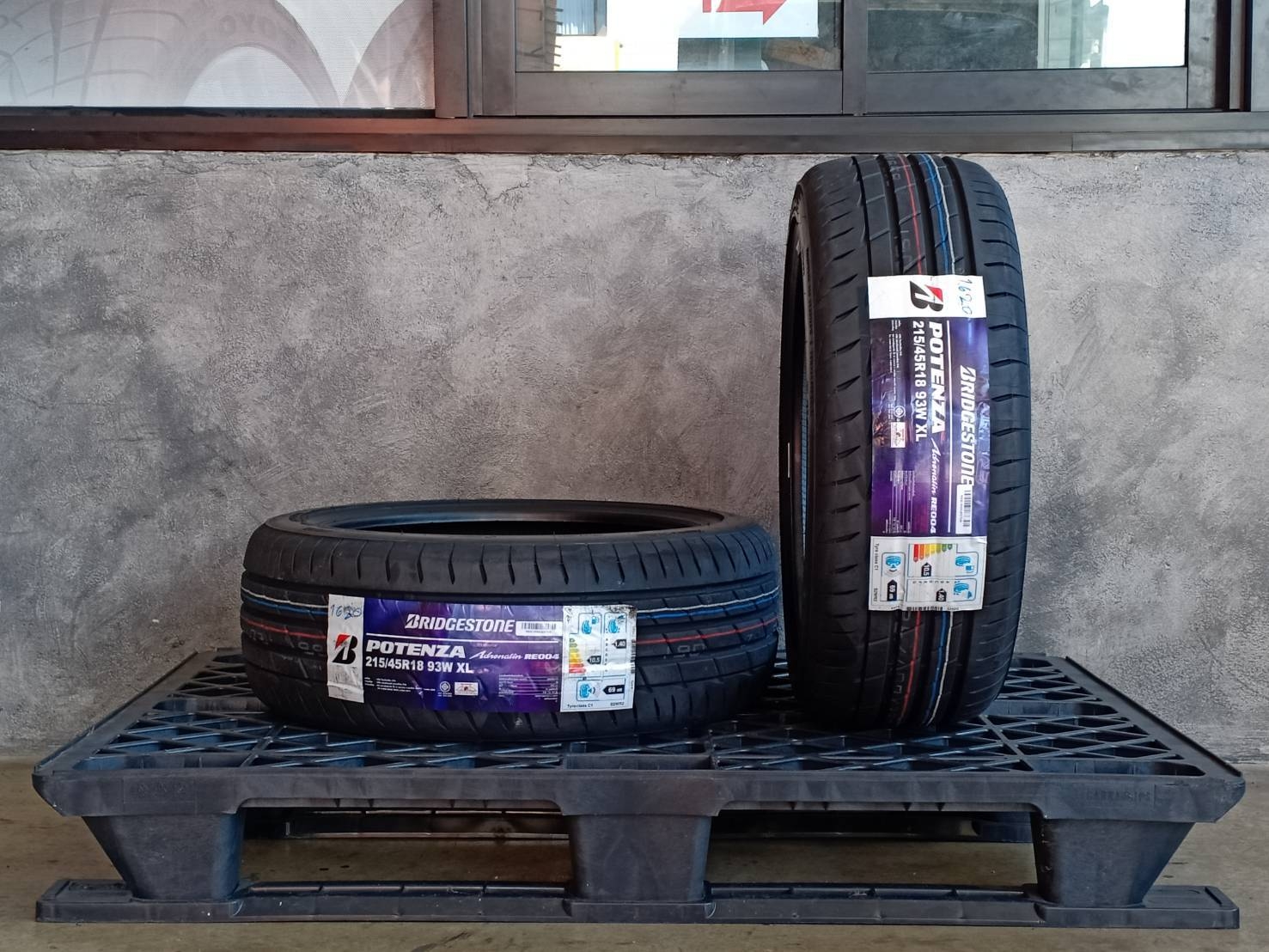 BRIDGESTONE 215/45R18 POTENZA RE004 93W XL MADE IN THAILAND
