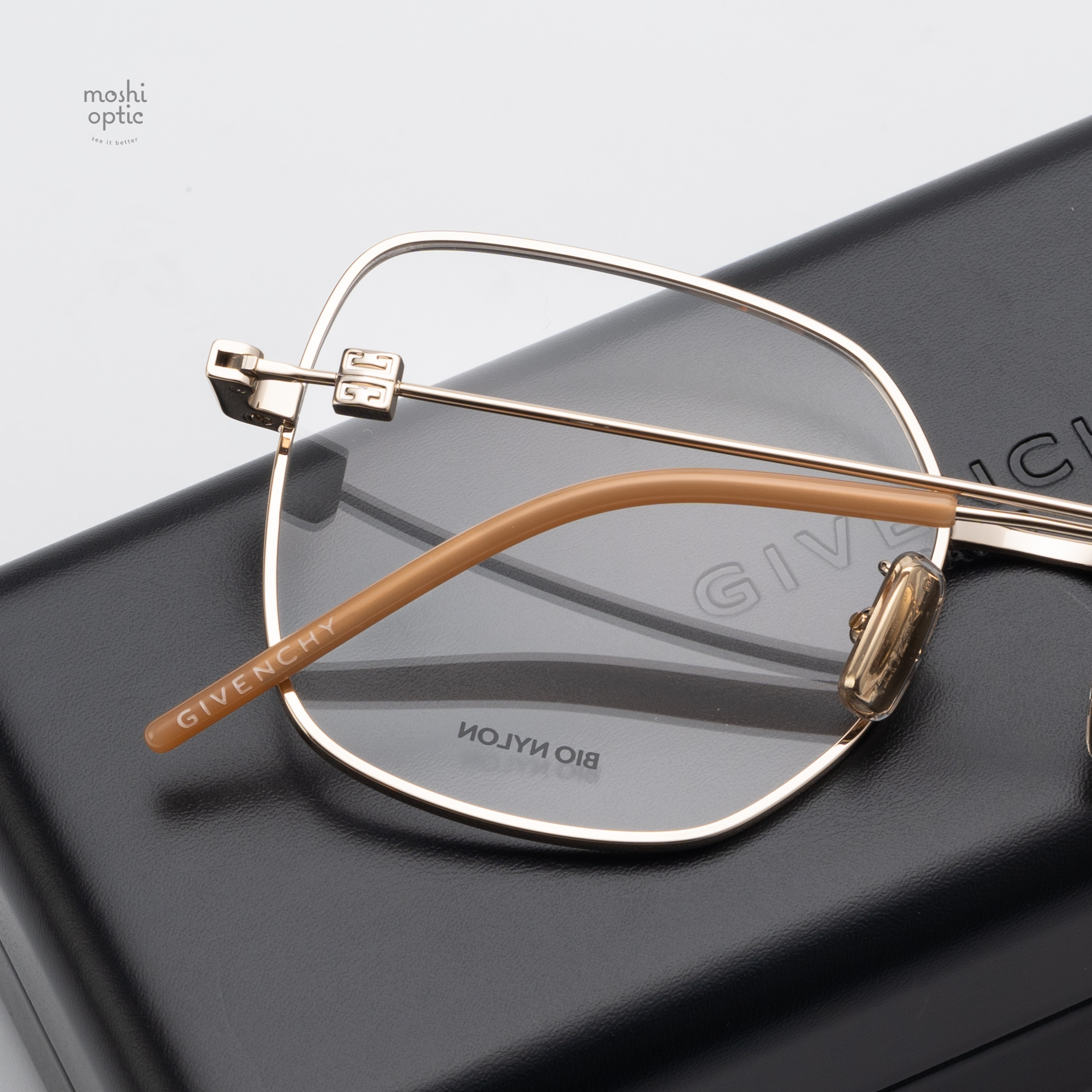 แว่นสายตา Givenchy GV50067U 032