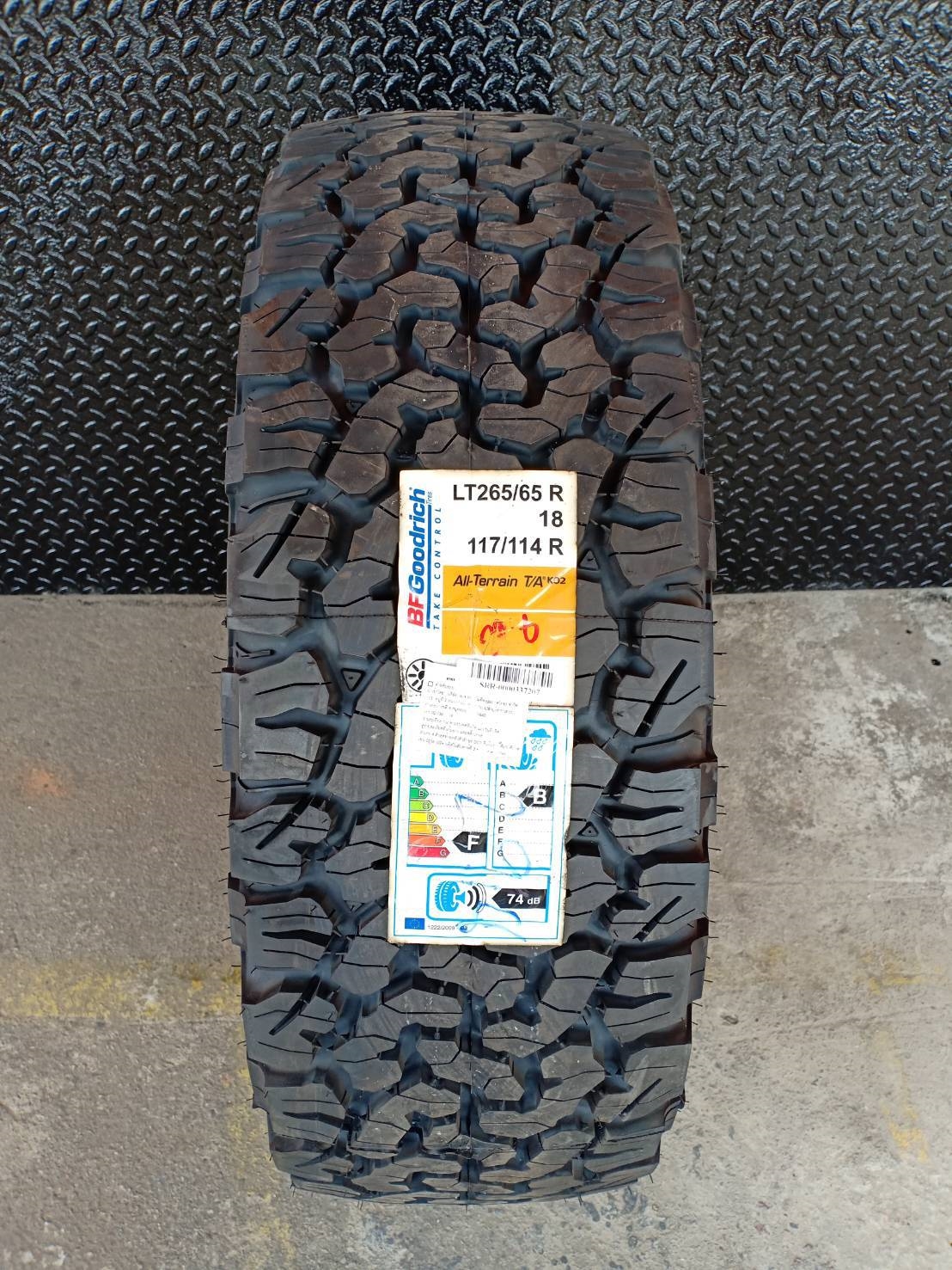 BF-GOODRICH 265/65R18 ALL TERRAIN T/A KO2 117/114R 8PR (ตัวหนังสือขาว) MADE IN U.S.A. ราคาส่ง
