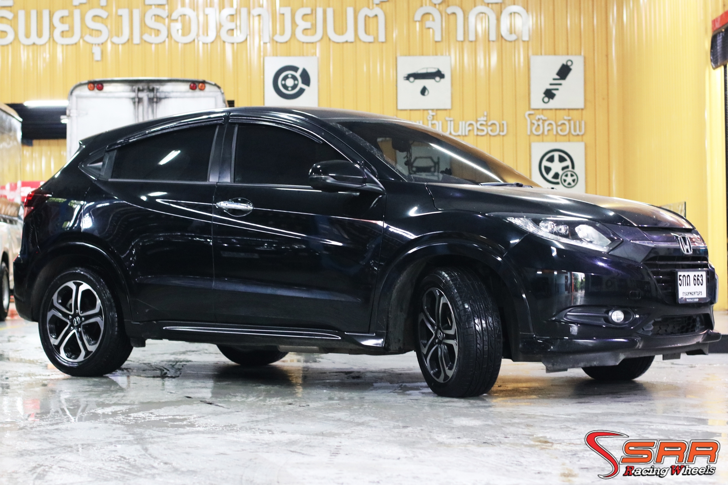 DUNLOP LM704 215/55-17 เส้น 2500