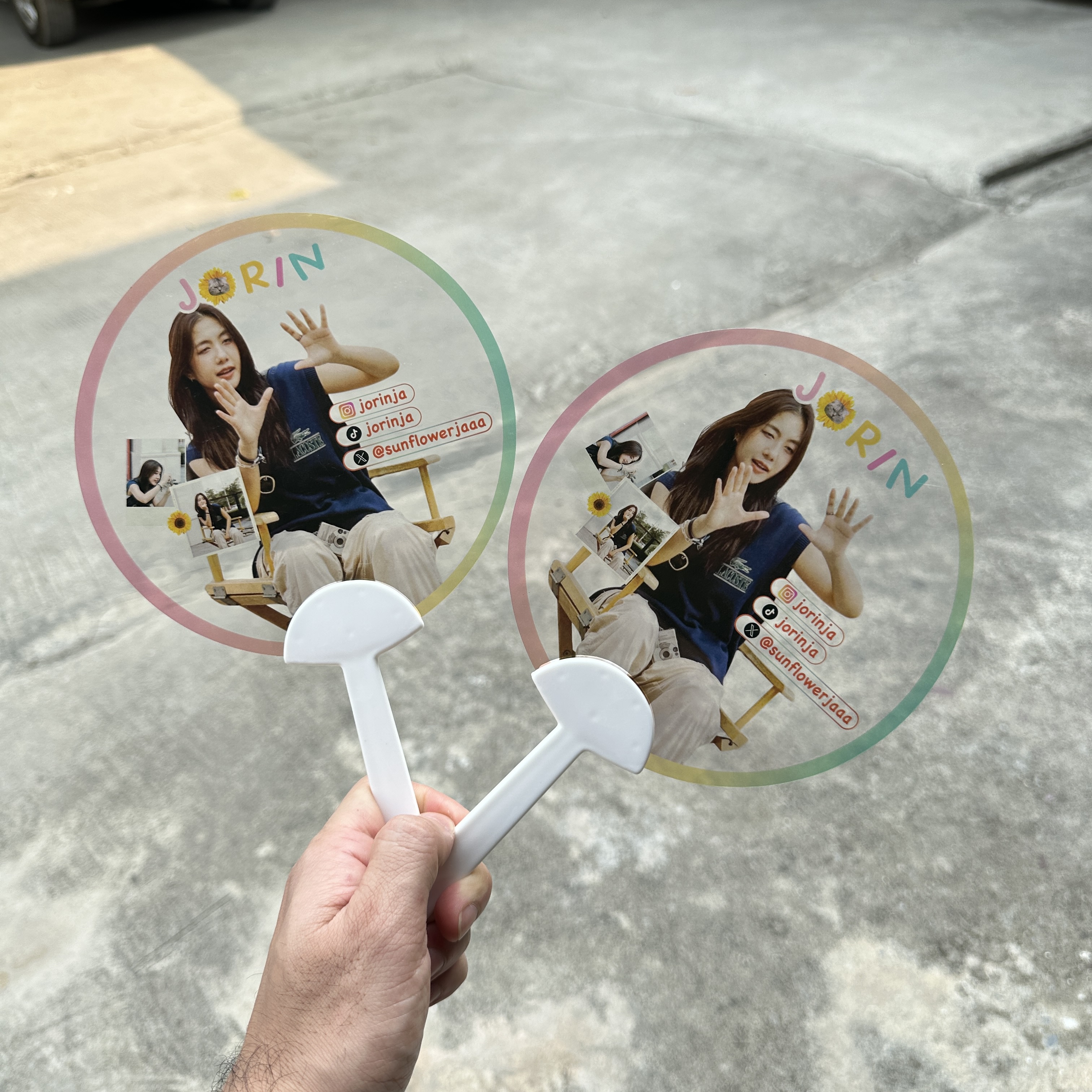 พัดใส Fan รับผลิตพัดใส สกรีนลายไม่จํากัดสี พัดโบก พัดแฟนคลับ