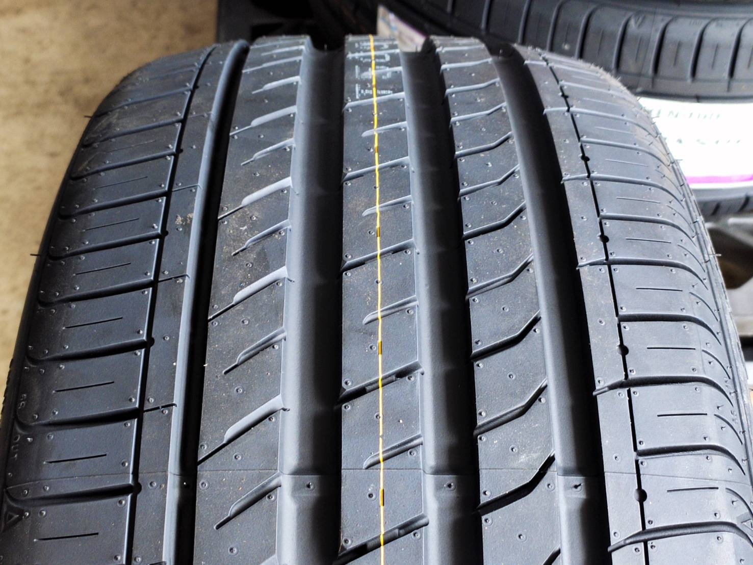 NEXEN 245/35ZR19 93Y NFERA SU1