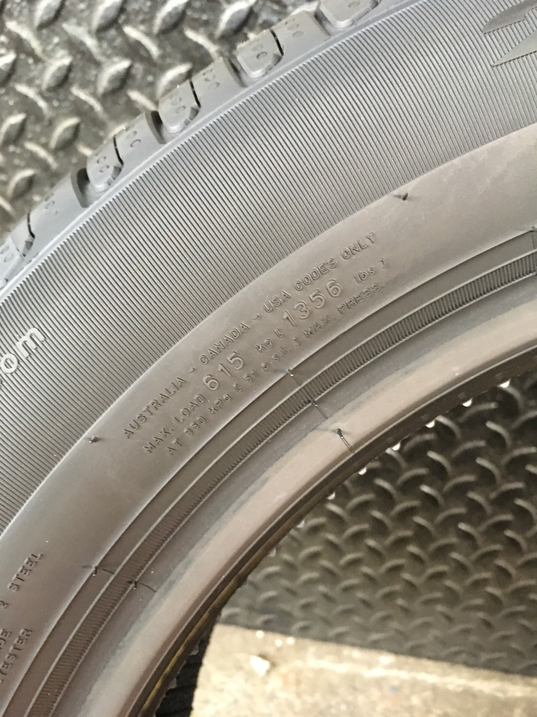 PIRELLI CINTURATO P7 205-55-16 เส้น 4900 บาท ปี17 ซื้อ2แถม2 จ่าย 9800 ได้ 4เส้น