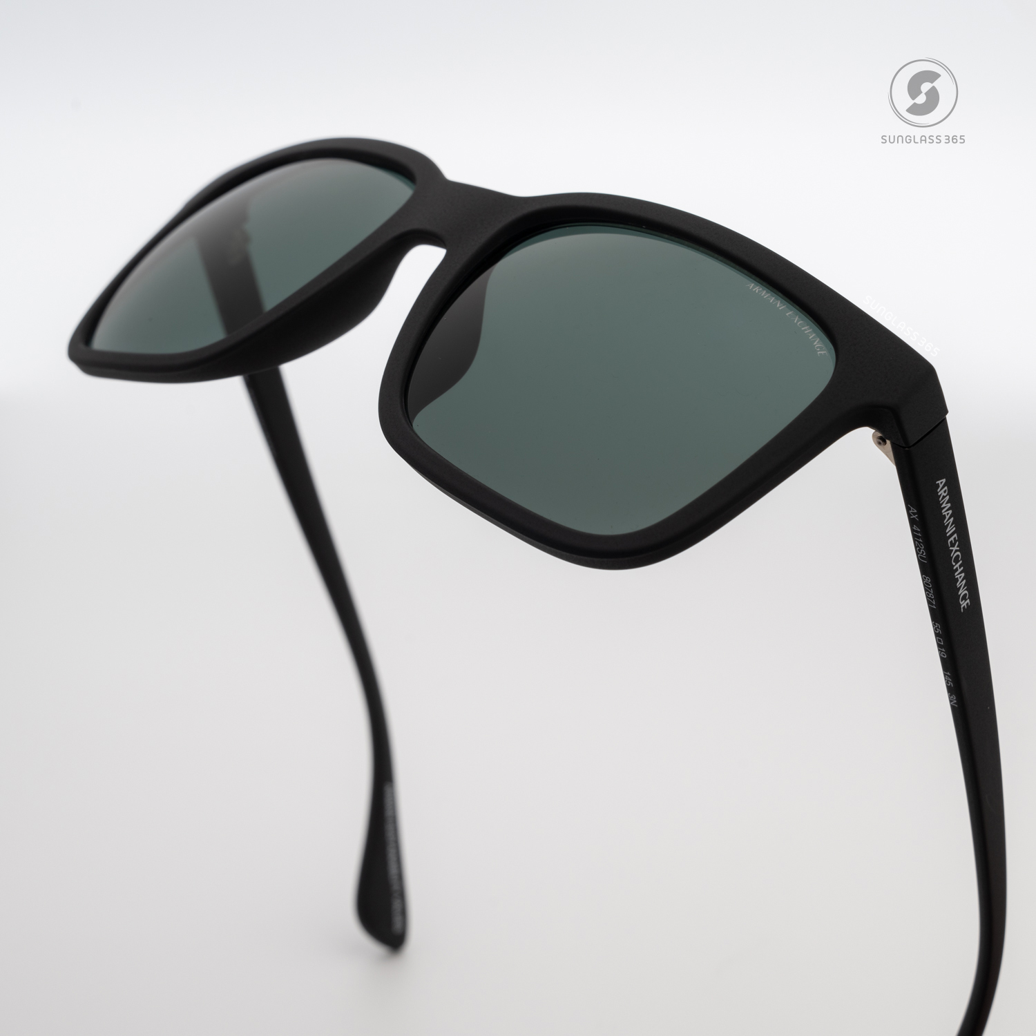 แว่นกันแดด Armani Exchange AX4112SU 807871