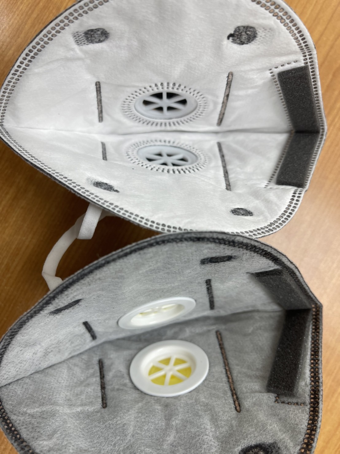 YAMADA 8242 KN95 หน้ากากอนามัยคาร์บอน ดับเบิ้ลวาล์ว แบบพับ คล้องหู กรองฝุ่น PM2.5 20 ชิ้น