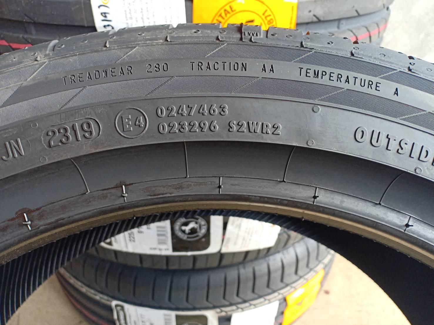 CONTINENTAL CSC5 SSR 225/45-17 ปี19 ลดราคาพิเศษ