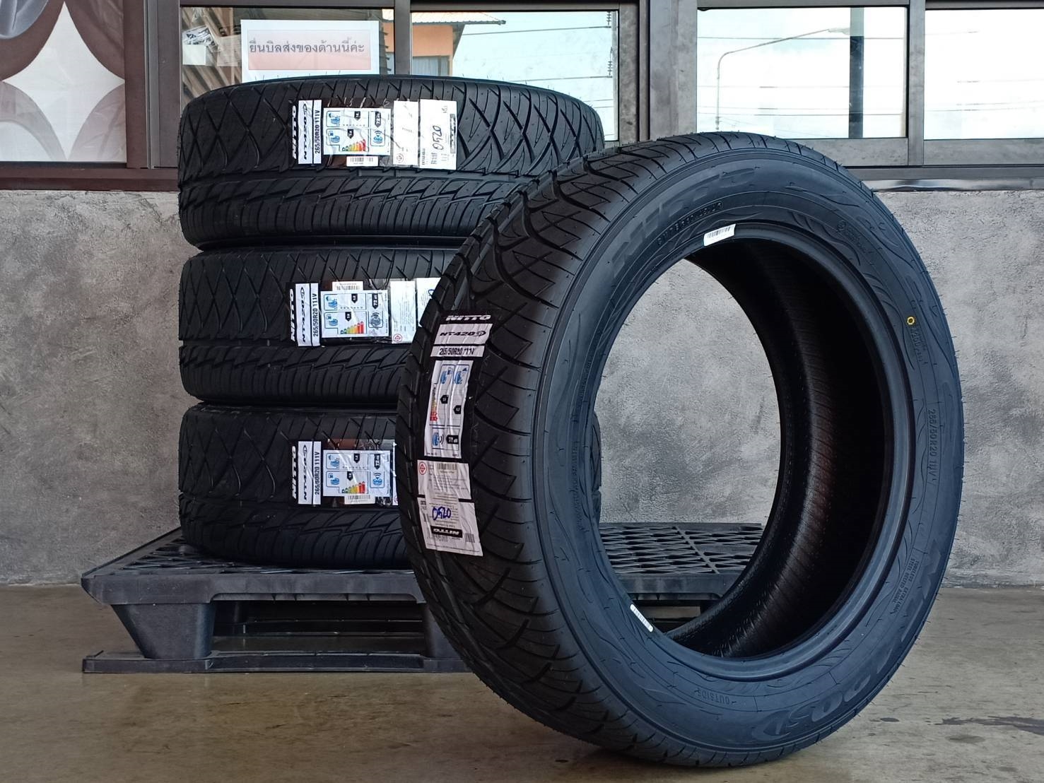 NITTO 265/50R20 NT420SD 111V MADE IN MALAYSIA