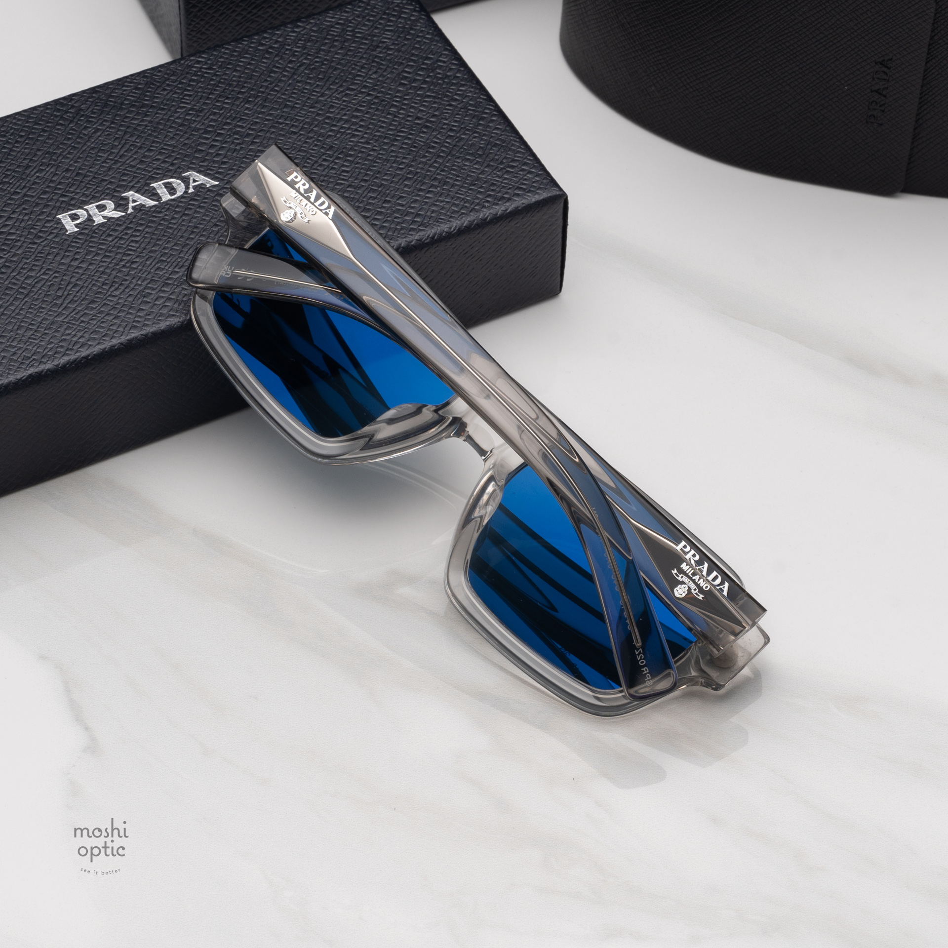 แว่นกันแดด PRADA PR02ZSF U430A9