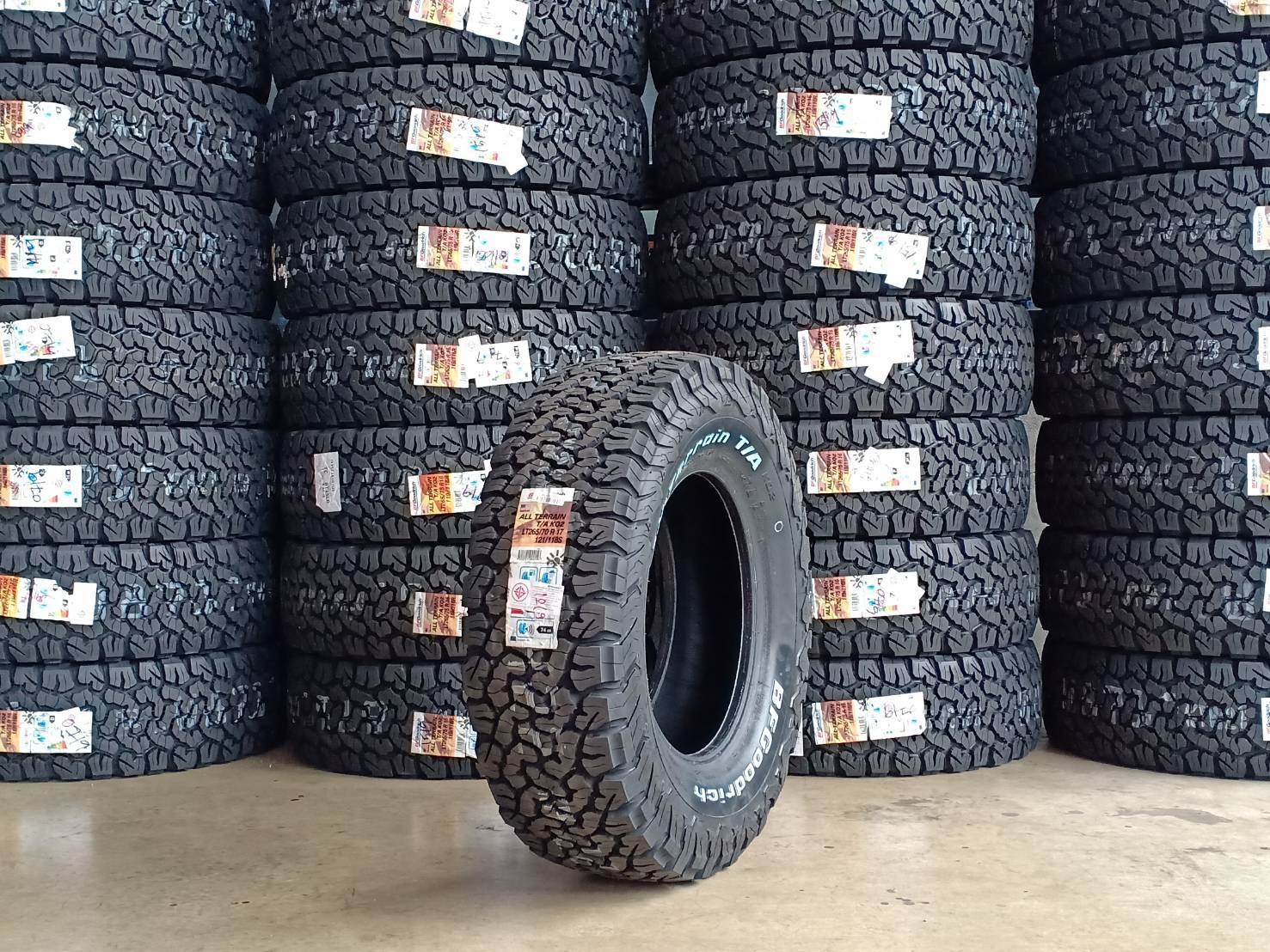 ยางเข้าใหม่ ลดราคา BF-GOODRICH KO-2 265/70R17 121/118S Y19