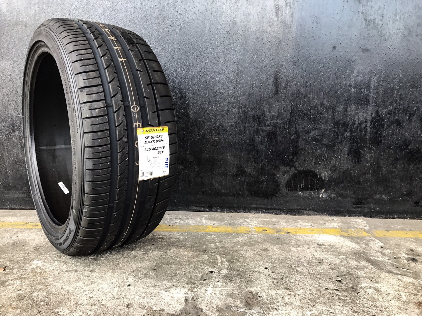 DUNLOP SP SPORT MAXX050+ 245-40-19 ปี16 เส้น 6,500 ปกติ 14000