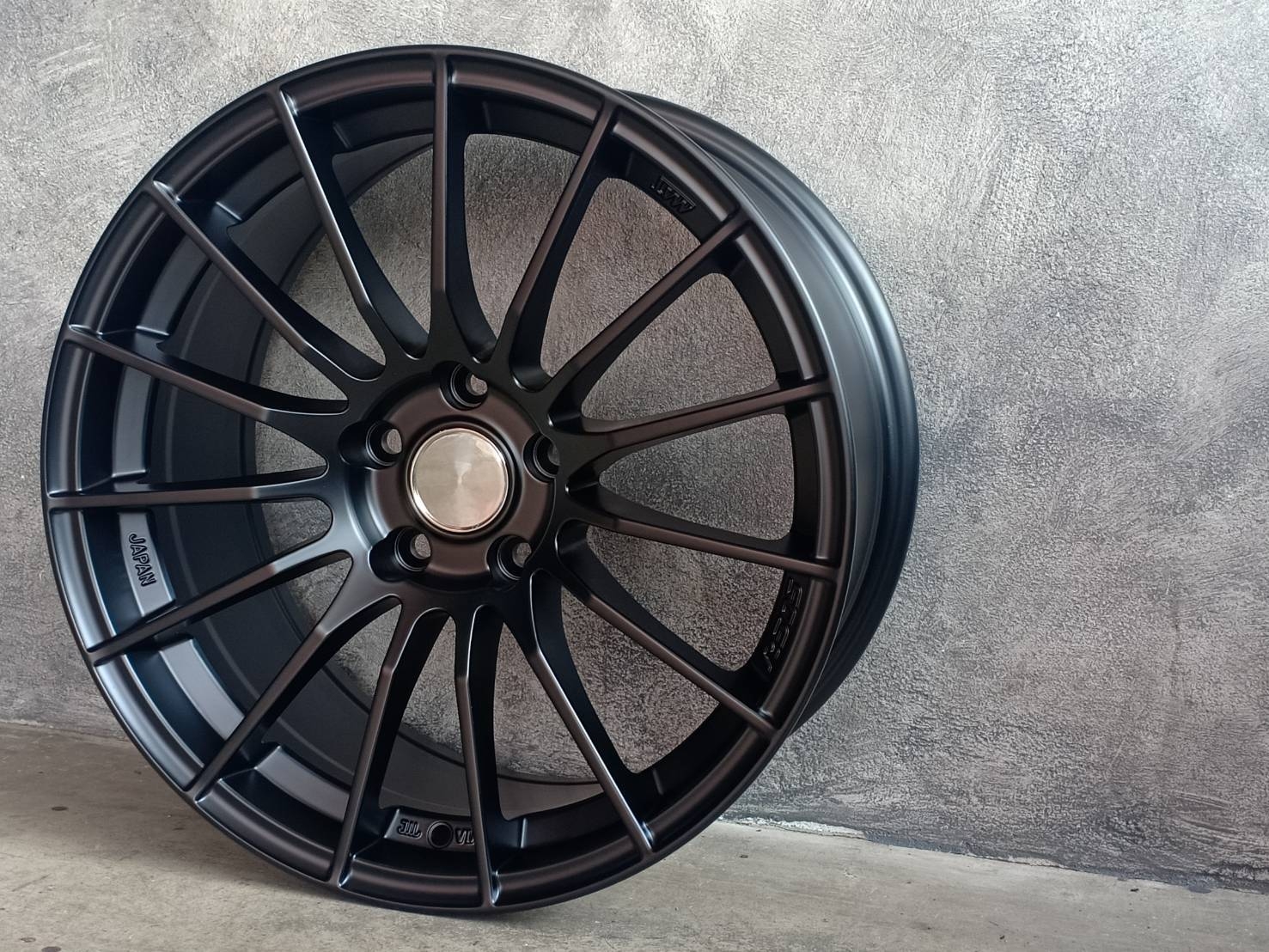 TK-RS 05 (TL-008) 18X8.5 5X114.3 35 73.1 BLACK FLAT