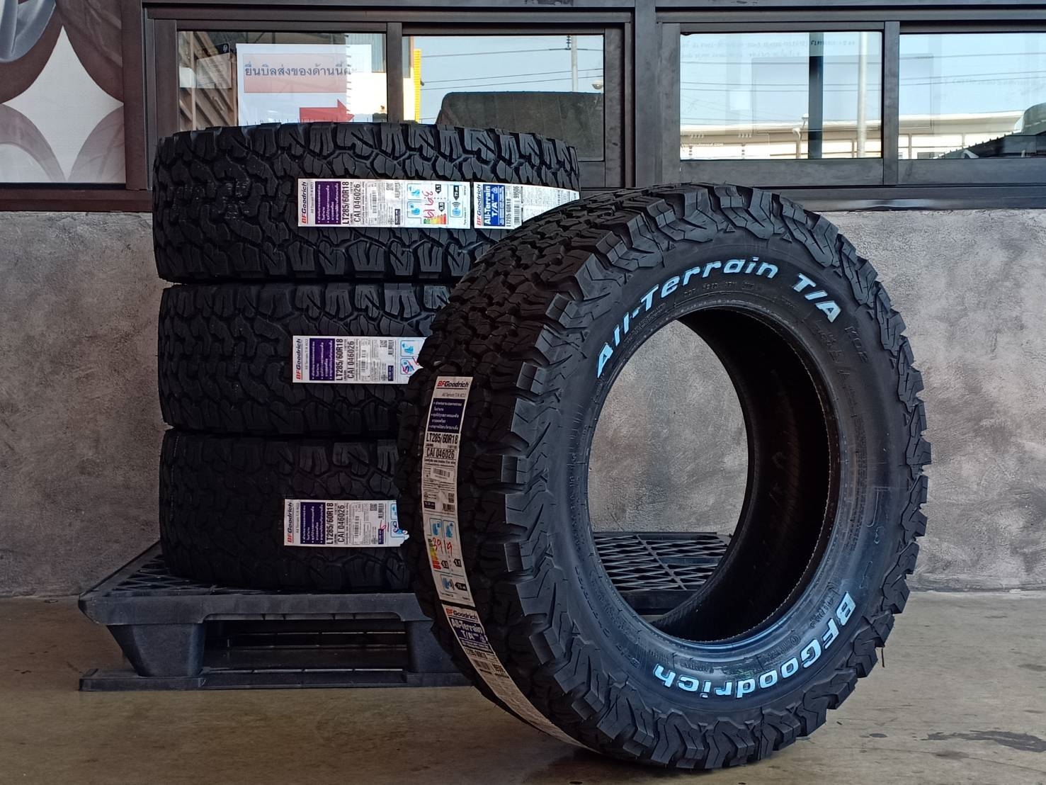BF-GOODRICH ALL TERRAIN T/A KO2 285/60R18