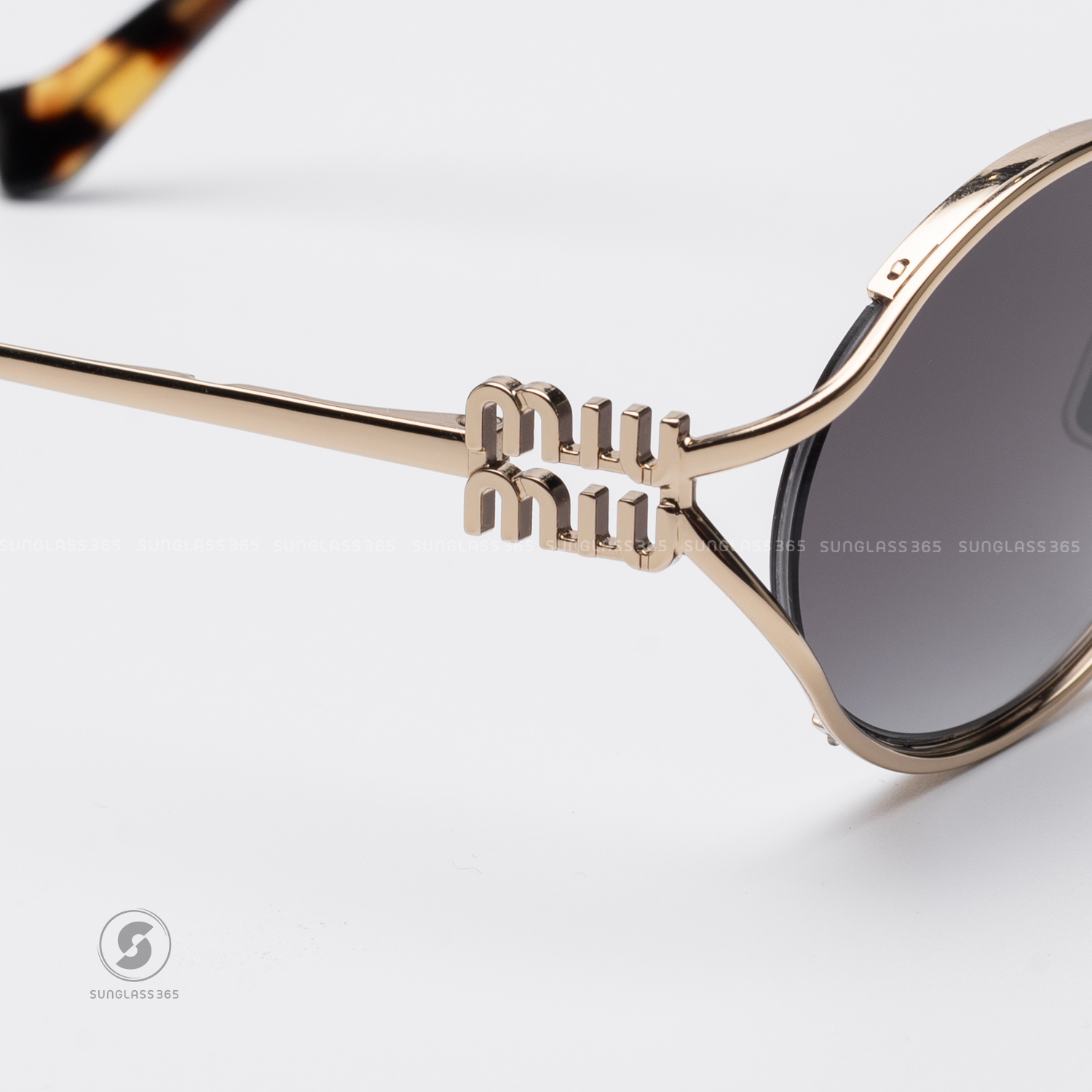แว่นกันแดด Miu Miu Logo MU52YS ZVN5D1
