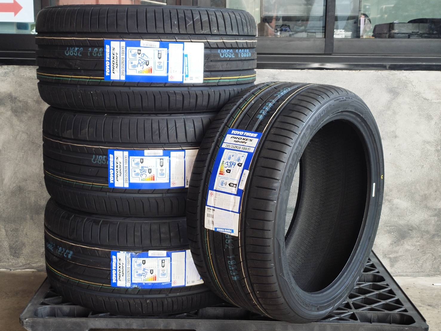 TOYO PROXES SPORT 285/35ZR20