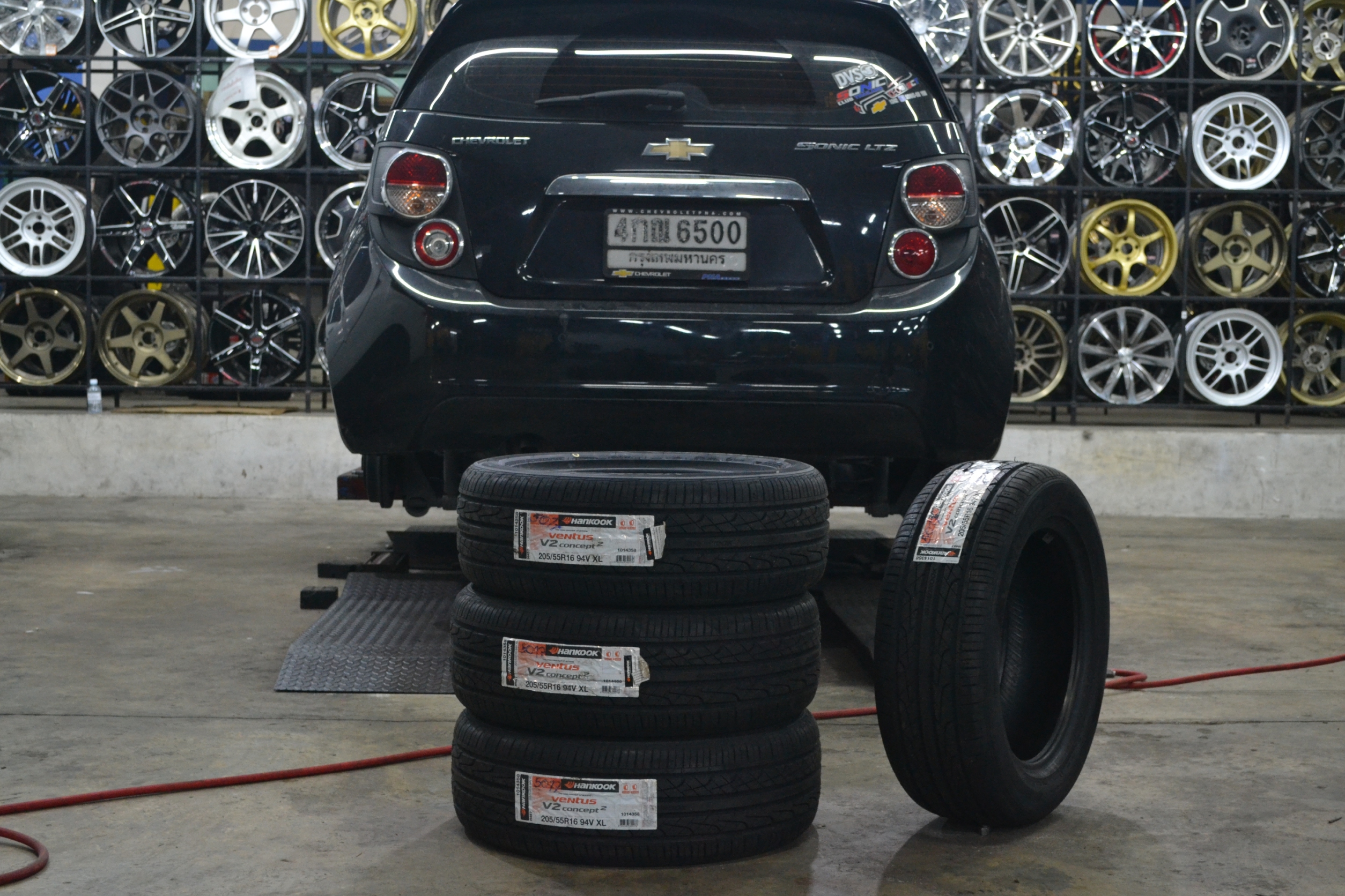 HANKOOK V2CONCEPT2 205-55-16 เส้น 3800 ปี17 ซื้อ2แถม2