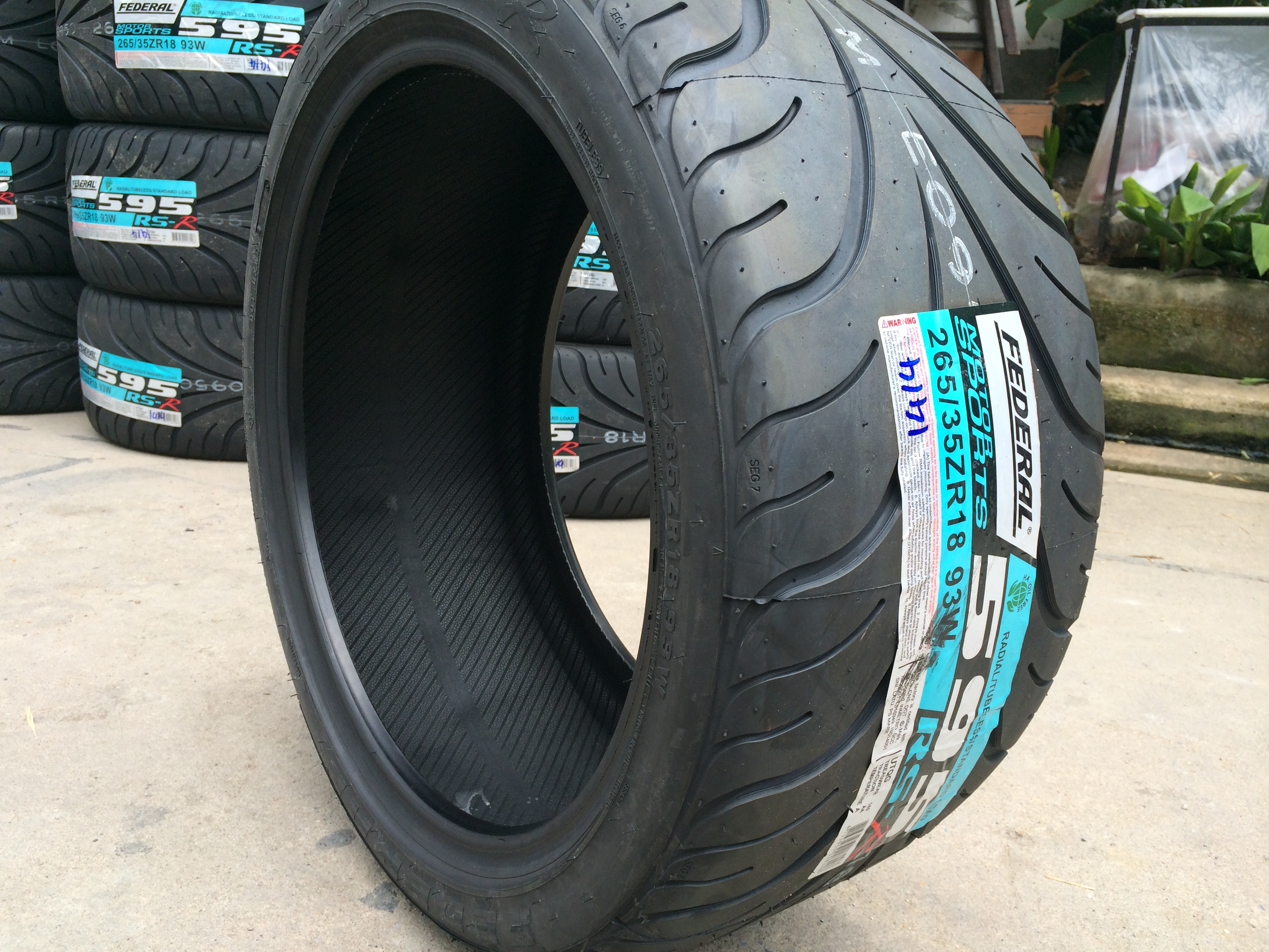 ยางใหม่ FEDRAL 595RSR 285/30-18 เส้น 4750 ปกติ 9500