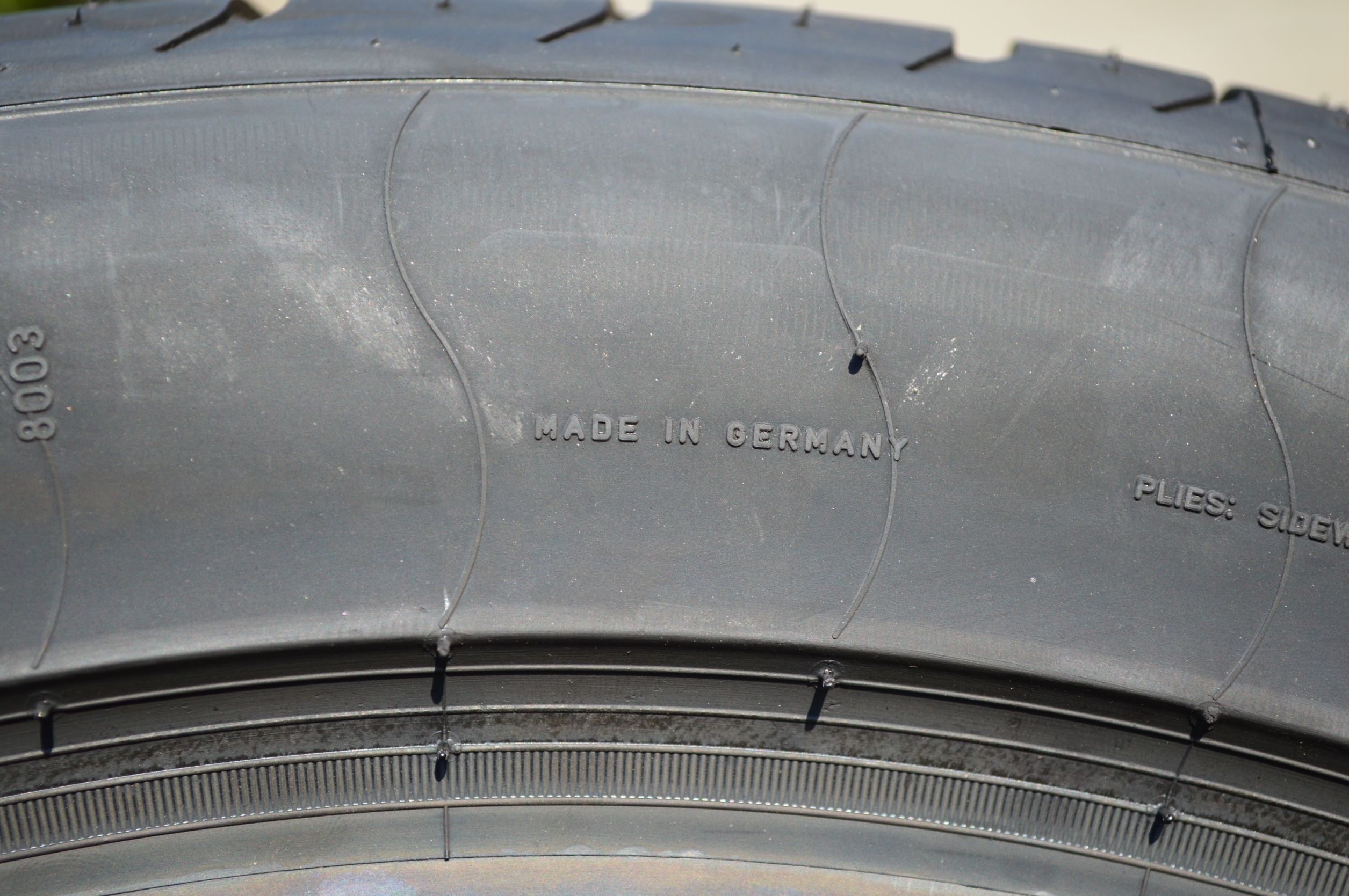 PIRELLI PZERO 255/45-18 เส้น 6800 บาท ปกติ 12500