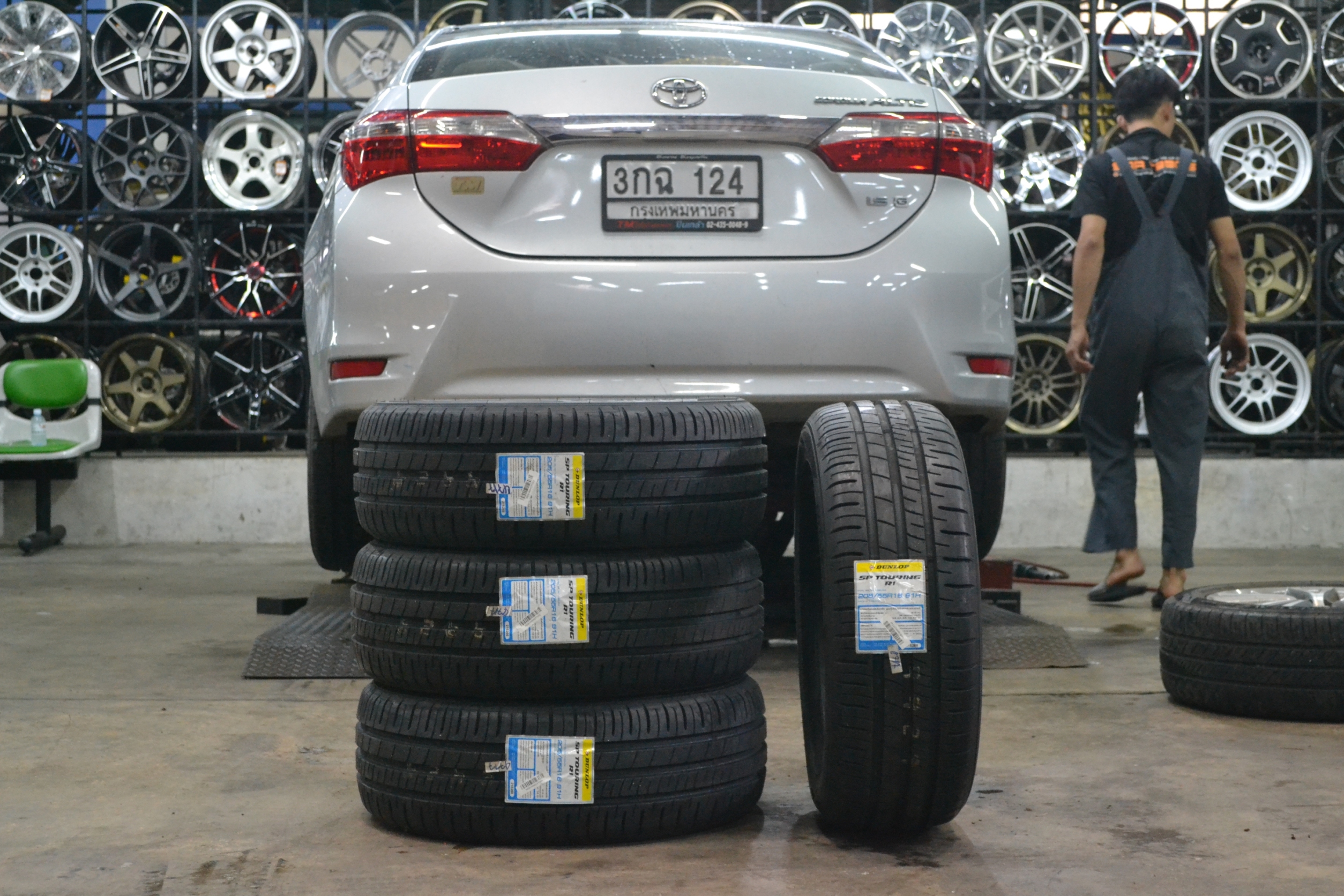 ยางใหม่ DUNLOP R1 205-55-16 ซื้อ2แถม2 ใส่ ALLTIS