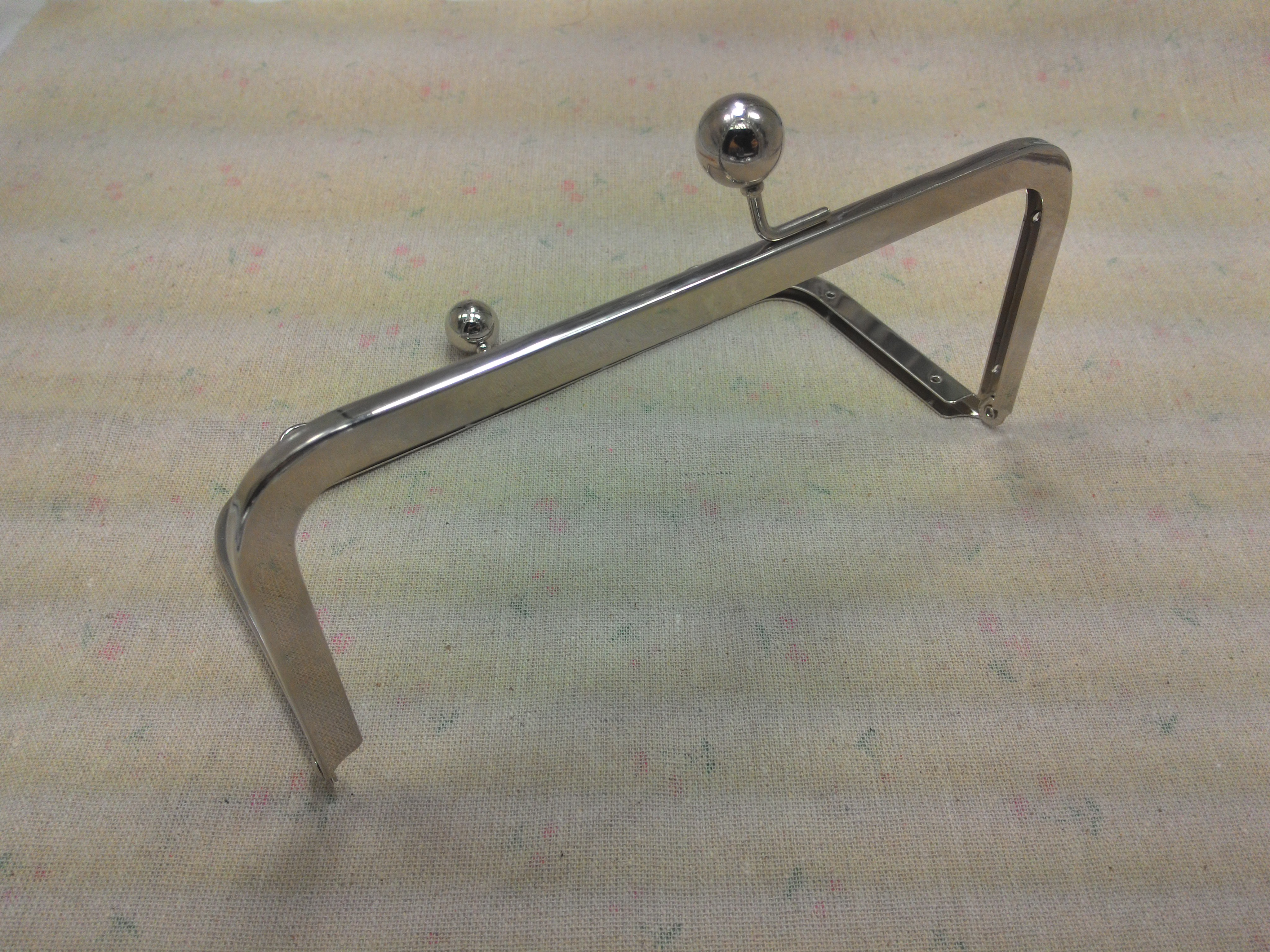 ปากกระเป๋าปิ๊กแป๊กเรียบ7นิ้ว เงิน