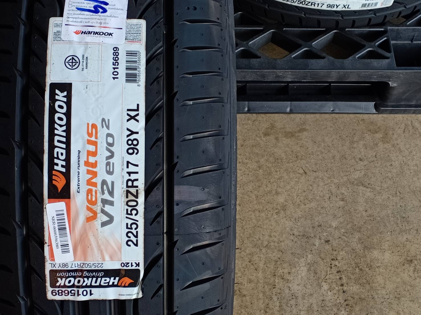 HANKOOK 225/50ZR17 VENTUS V12 EVO2ต้องการส่วนลดราคาพิเศษ กรุณาสอบถาม