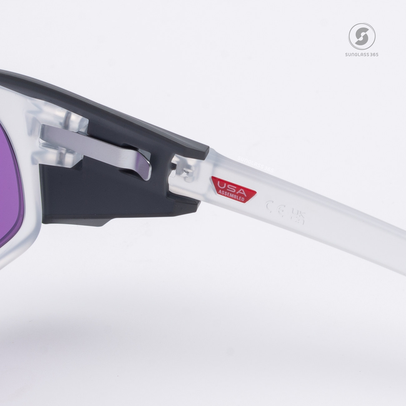 OAKLEY LATCH PANEL OO9404-02 Matte Clear Prizm Violet