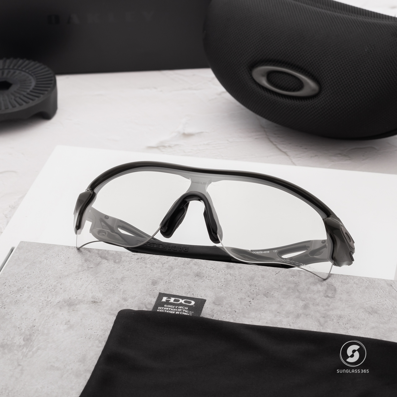 Oakley OO9206-49 RADARLOCK PATH PRIZM Clear Black Photochromic