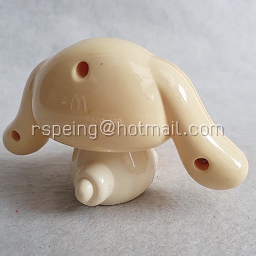 แมคโดนัลด์ แฮปปี้ มีล ทอยส์ 2006 : ซินเนมอนโรลถือกลีบส้ม McDonald’s Happy Meal Toys 2006 : Cinnamonroll