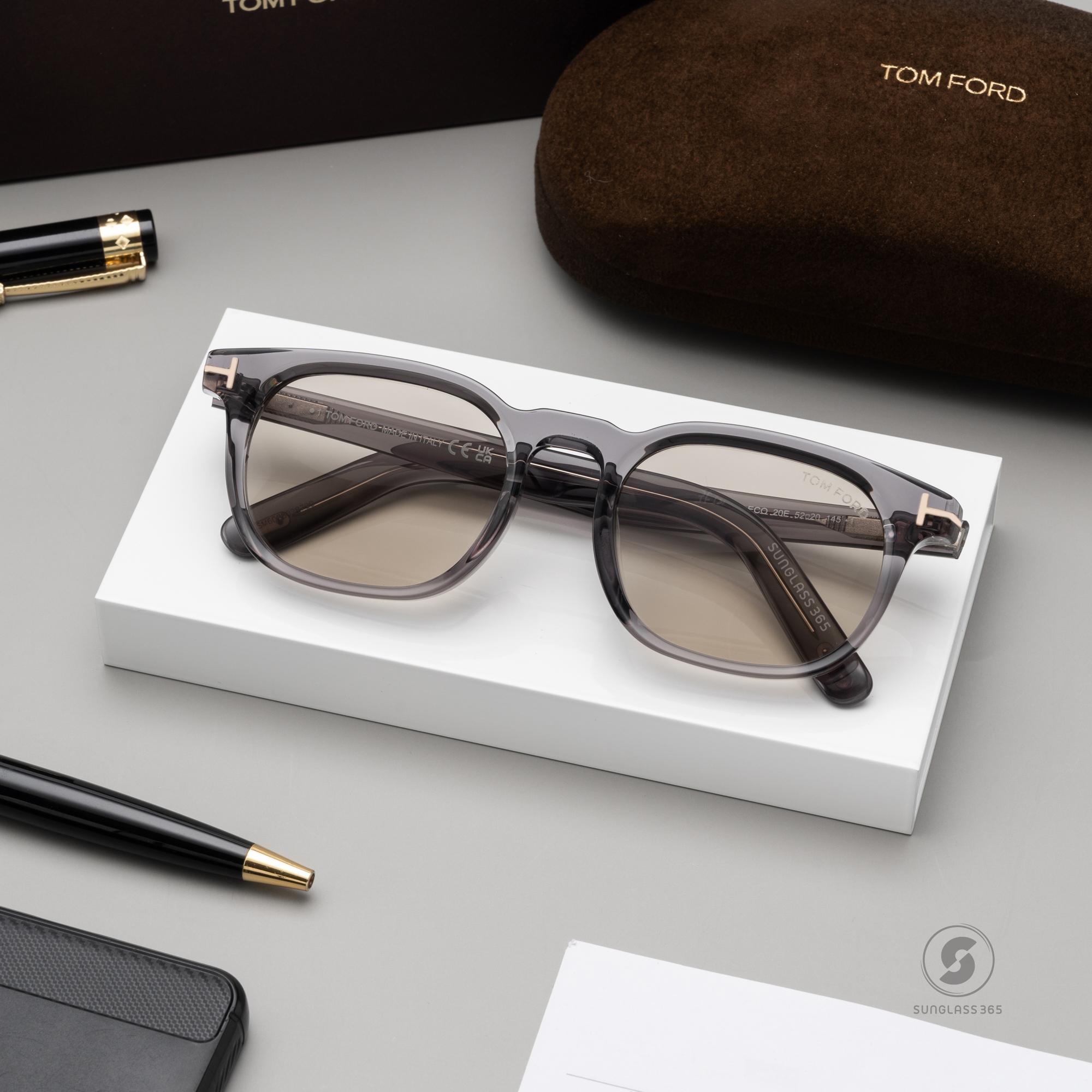แว่นกันแดด TOM FORD TF1122-D 20E