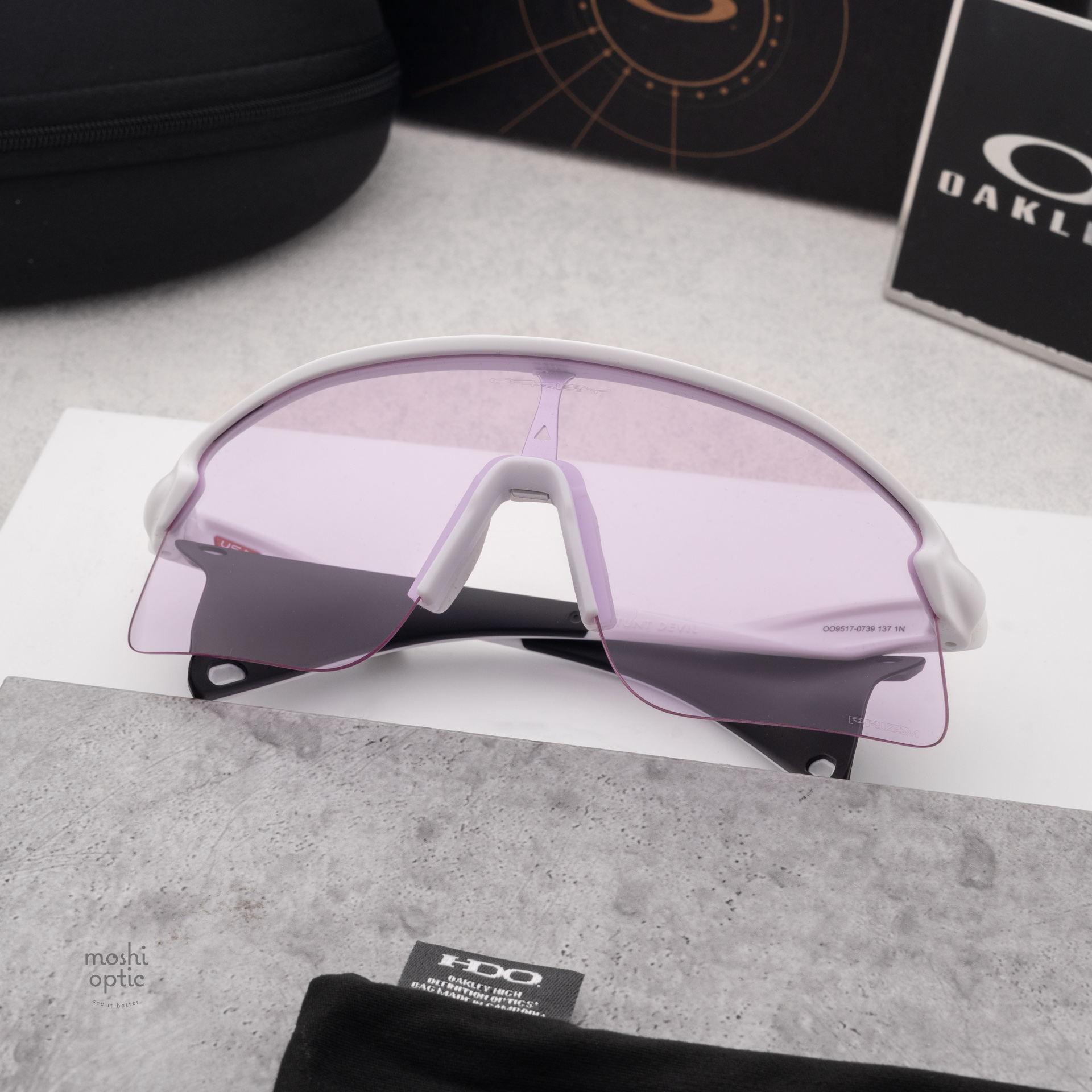 OAKLEY STUNT DEVIL OO9517-07 Matte White Prizm Low Light