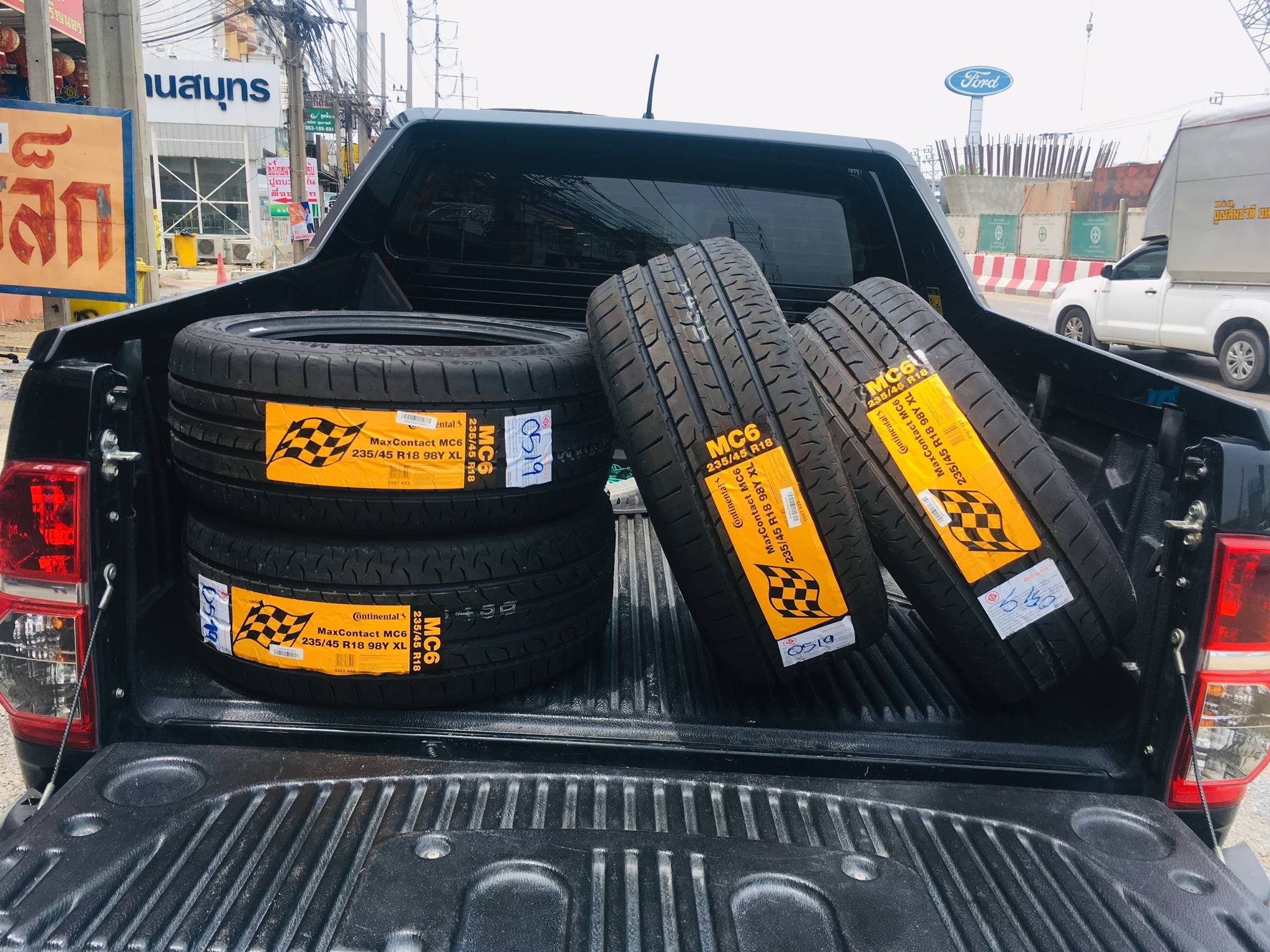 CONTINENTAL MC6 235/45-18 Y19