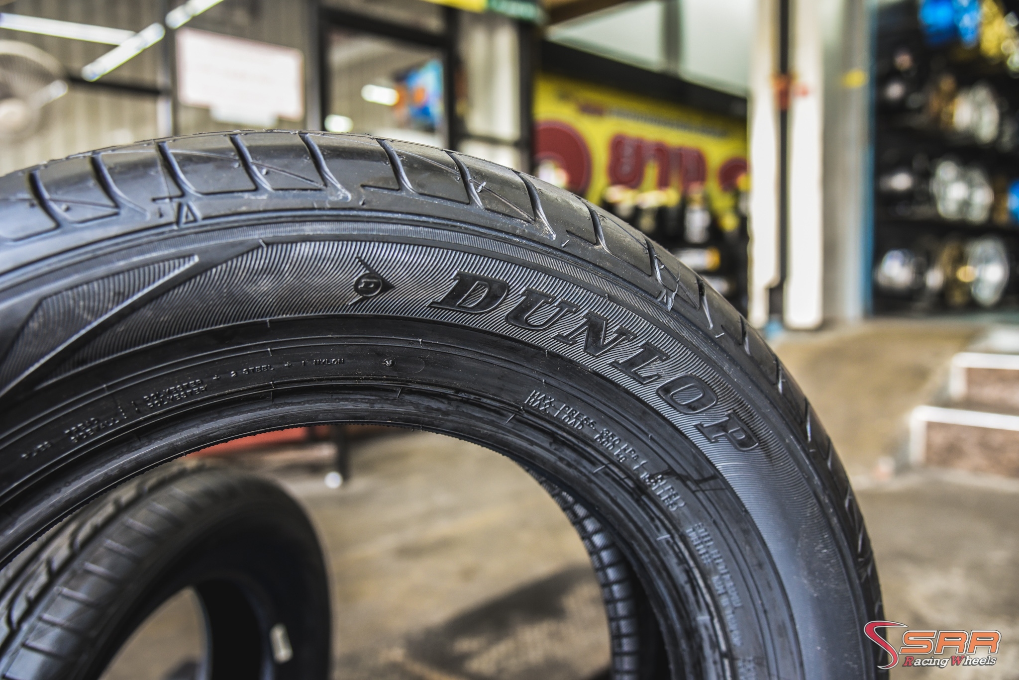 ยางใหม่ DUNLOP LM704 205-65-16 เส้น 1500 ปกติ 3000