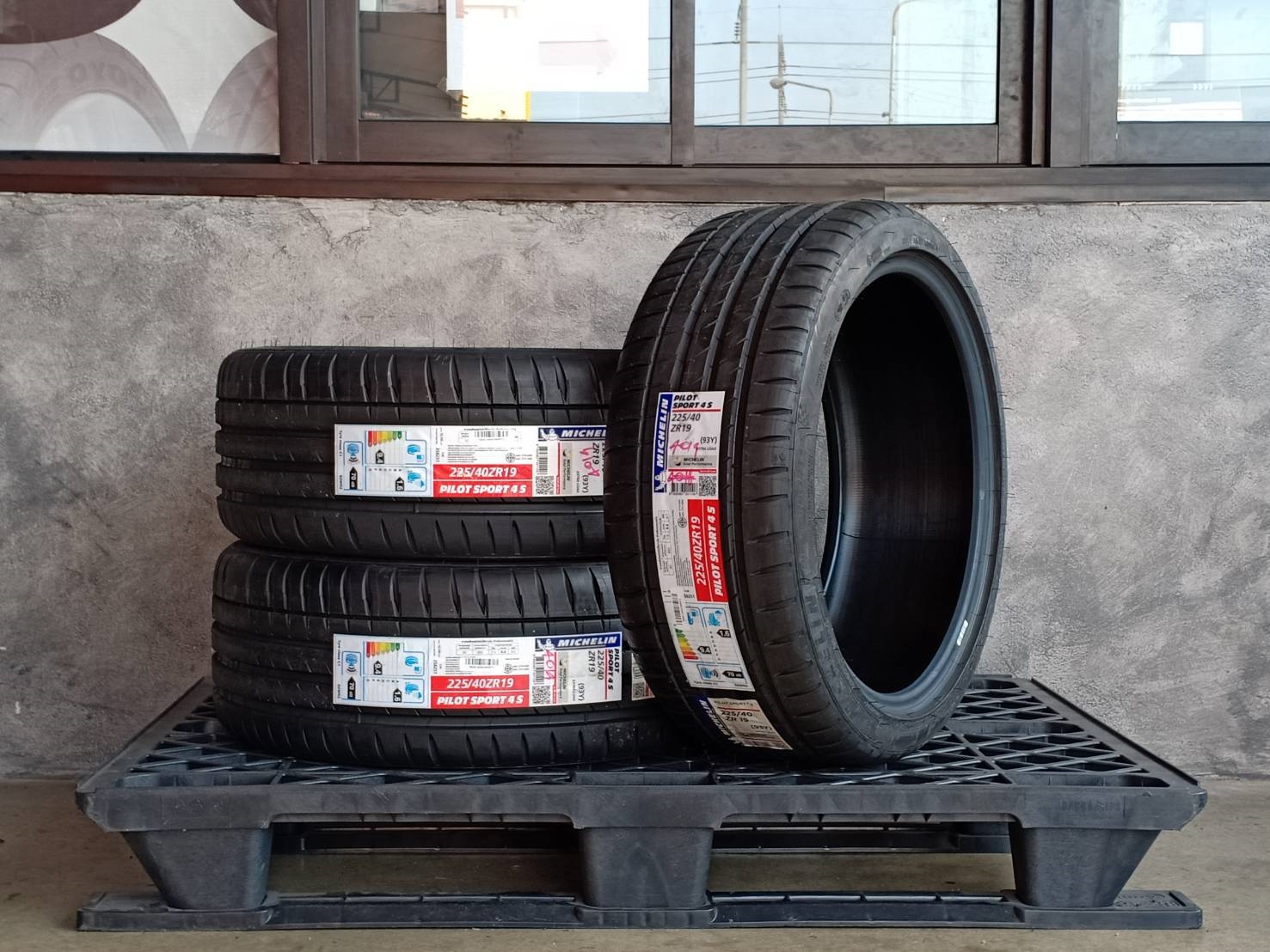 MICHELIN 225/40ZR19 PILOT SPORT 4S 93Y MADE IN FRANCE