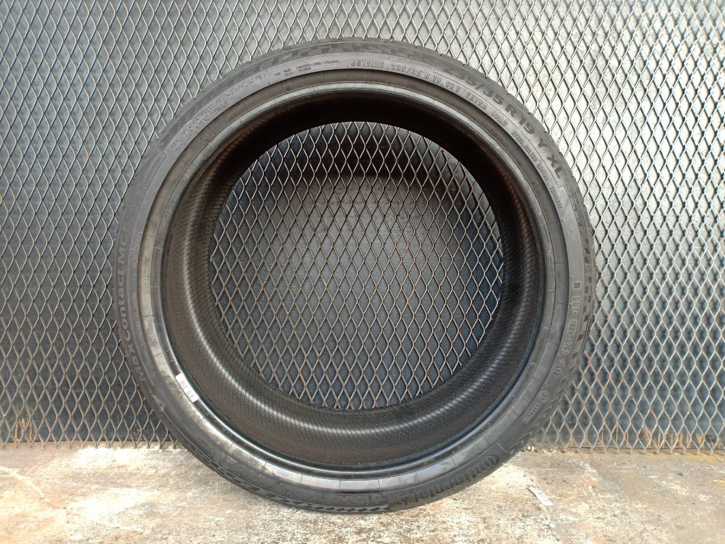 CONTINENTAL MC6 235/35-19 ปี19 ราคาส่ง