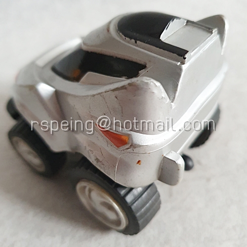 รถแข่งของเล่น สีเงิน