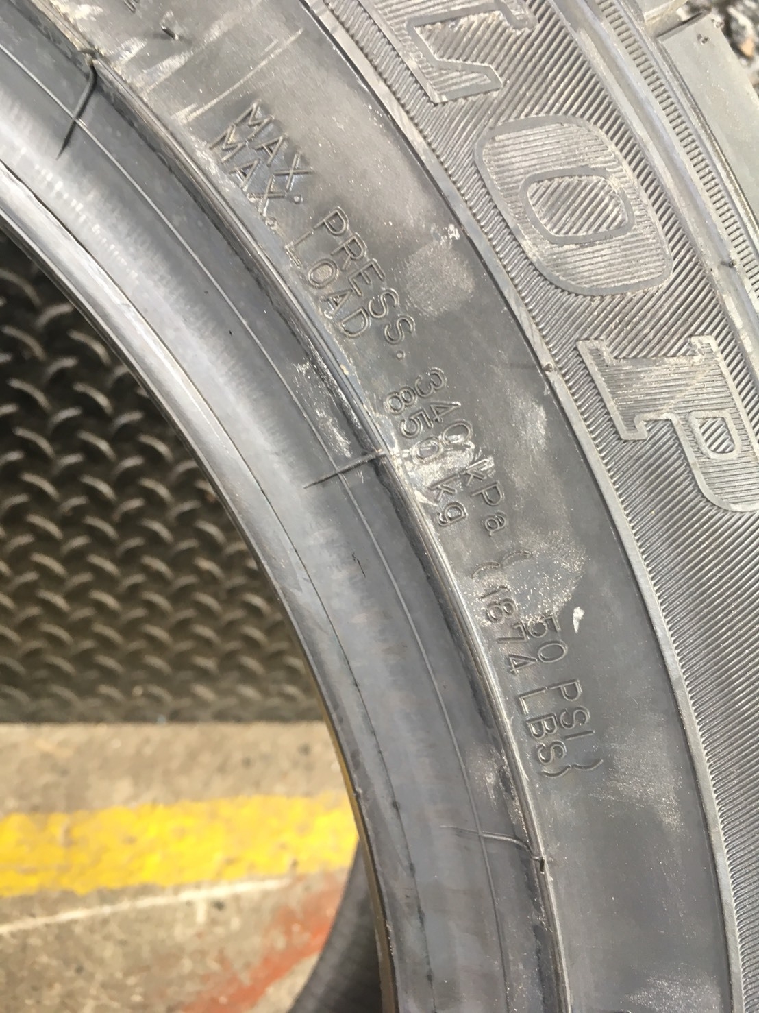 DUNLOP SP SPORT MAXX050+ 225/55R18 ปี17 เส้น 7500 ปกติ 9500