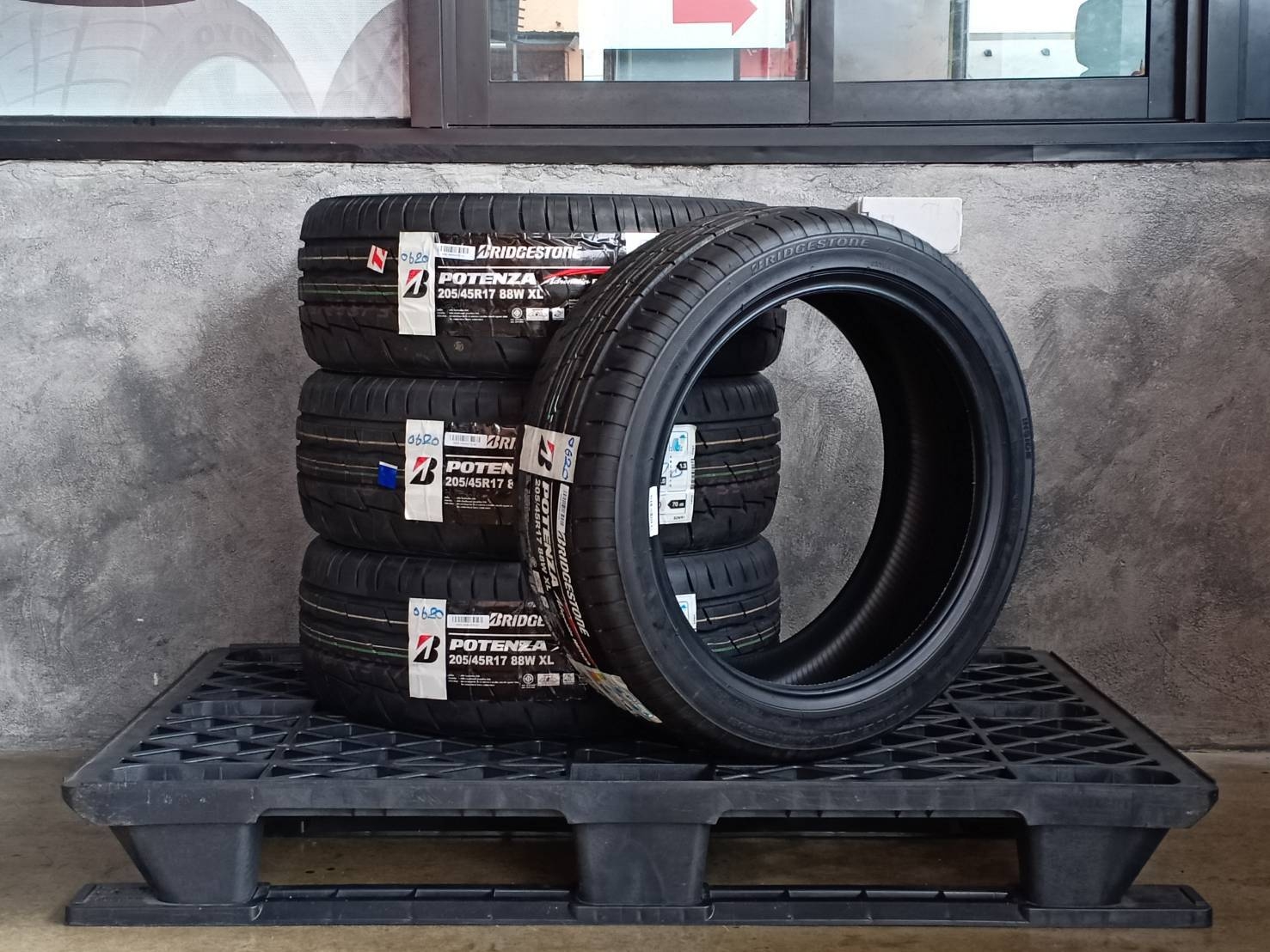 BRIDGESTONE 205/45R17 POTENZA RE003 88W XL MADE IN THAILAND