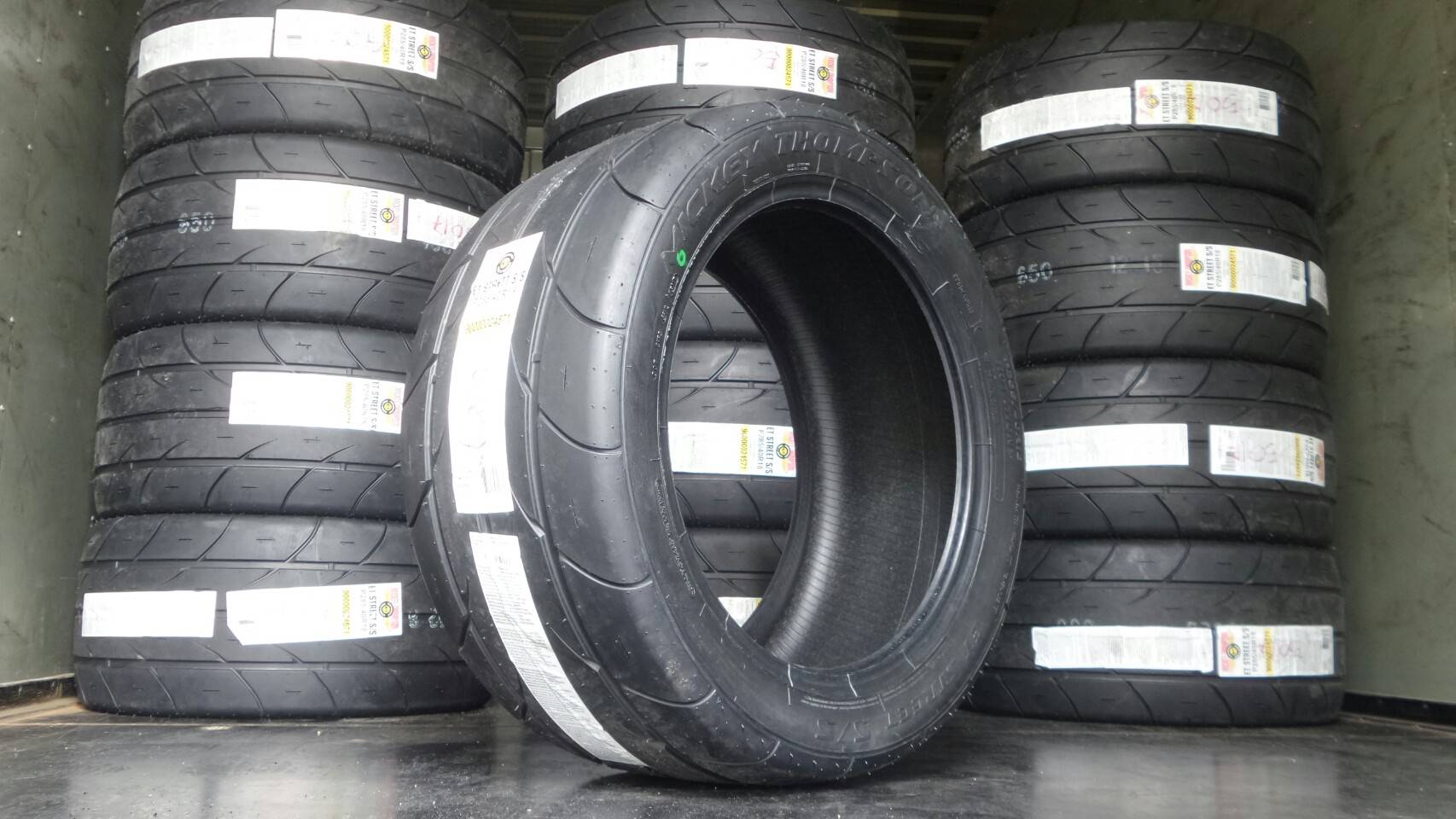 MICKEY THOMPSON ET STREET S/S 285/40-18 เทรดแว 00