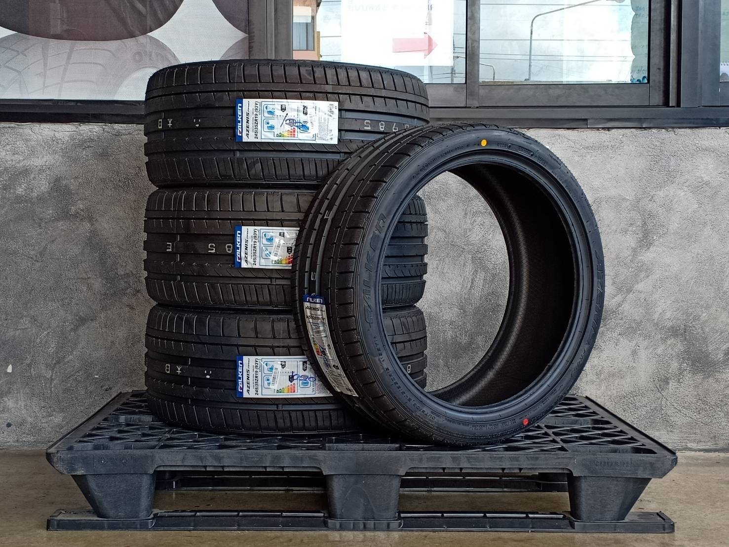 FALKEN 245/35ZR19 AZENIS FK453 93Y MADE IN JAPAN