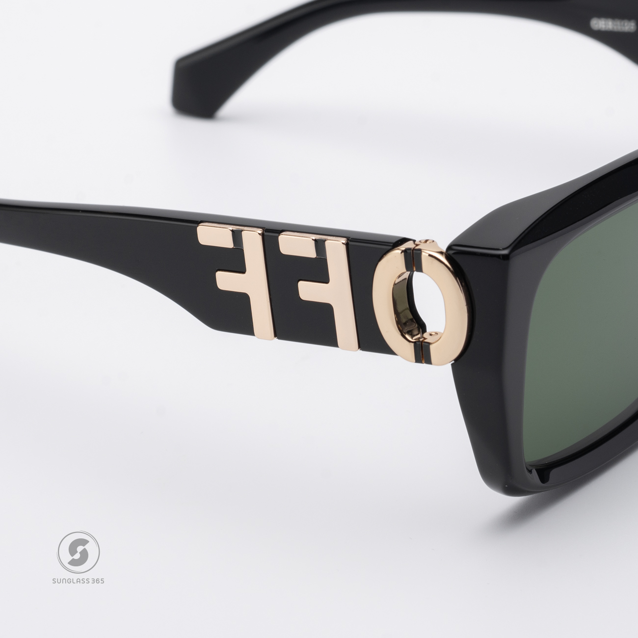 แว่นกันแดด Off-White OERI125 1055