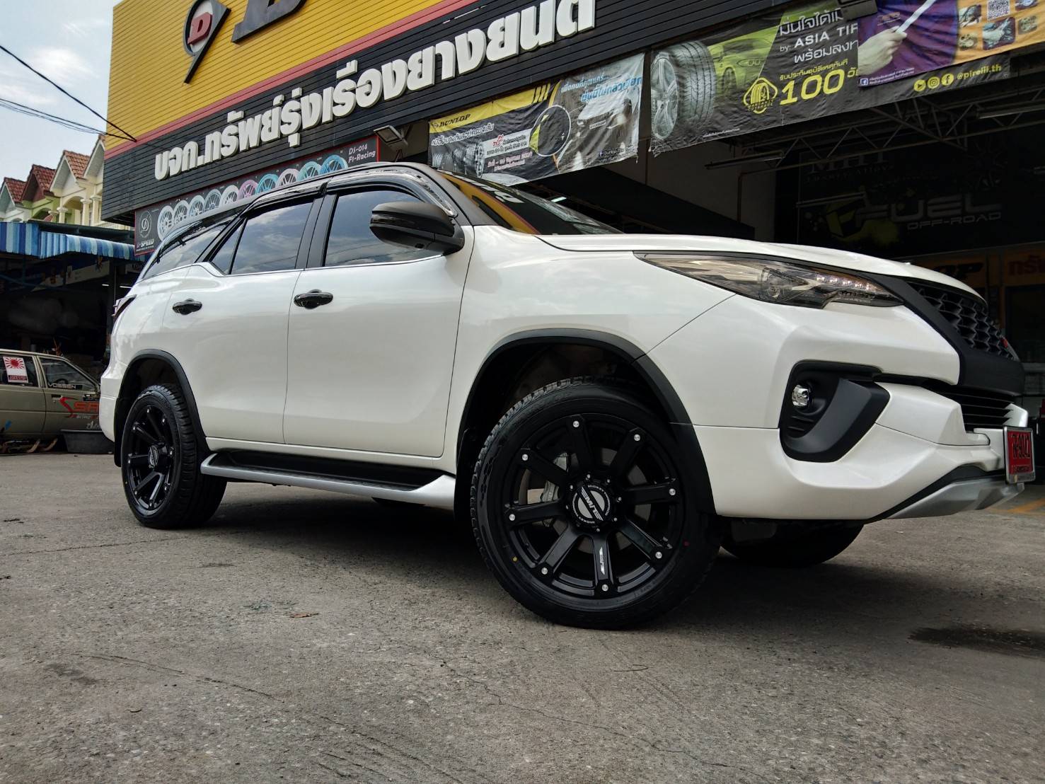 ล้อแท้ MICKEY THOMPSON ROUSH ขอบ20