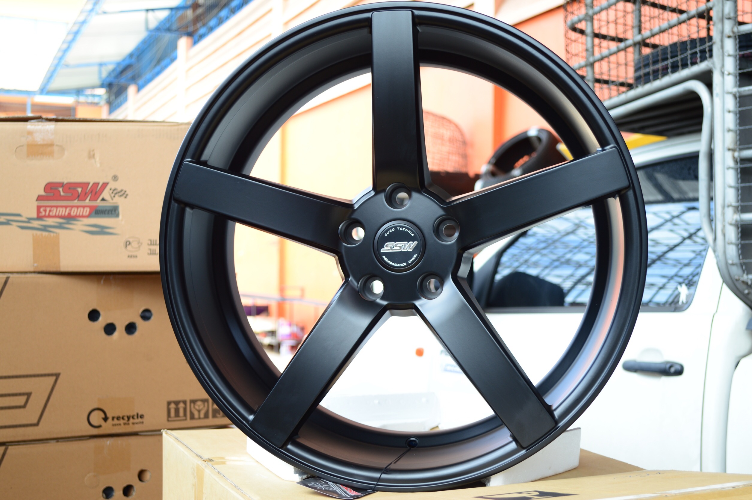 ล้อ CV3 ขอบ20 5/114.3 ราคาถูกๆ เชิญทางนี้จร้า