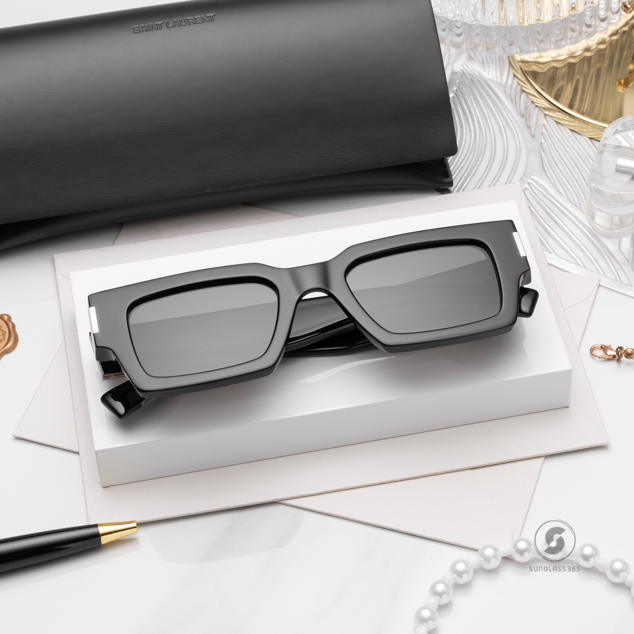 แว่นกันแดด YVES SAINT LAURENT SL572 001