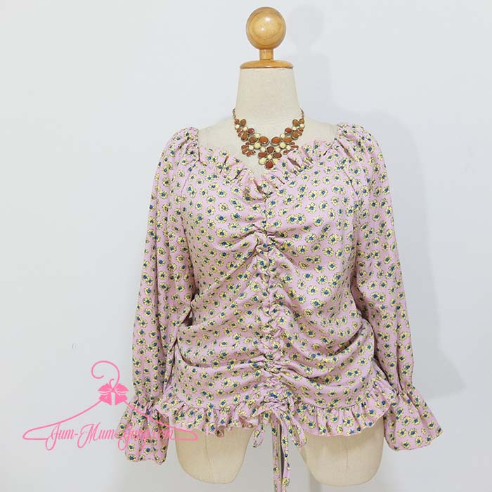*อกฟรีไซส์46-50นิ้ว*เสื้อแฟชั่นคนอ้วนแขนยาวผ้าโฟเวย์สีชมพูลายดอกเดซี่แต่งระบายรูดชายเสื้อ ด้านหลังสม๊อกยางยืด สวยเก๋น่ารักมากๆค่ะ