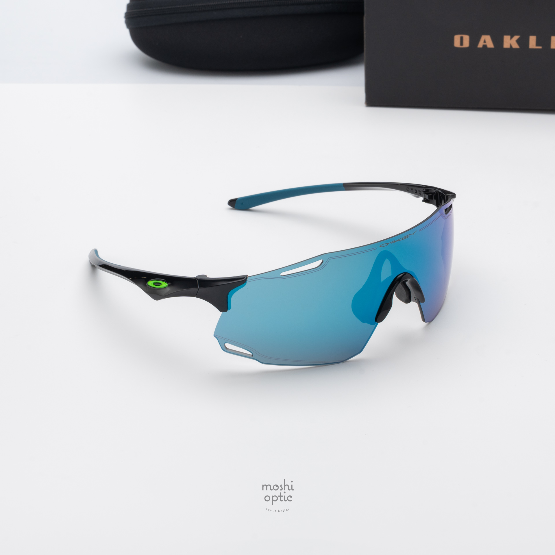 Oakley OO9513D-02 Cybr Dyno Polished Black Prizm Sapphire
