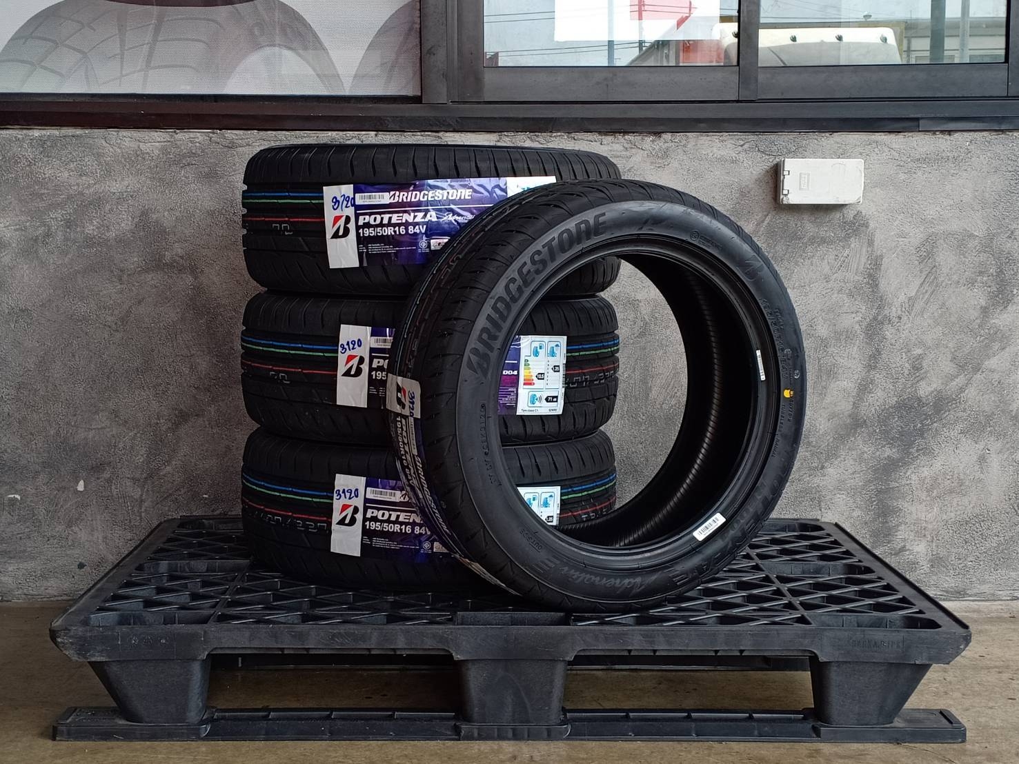 BRIDGESTONE 195/50R16 POTENZA RE004 84V MADE IN THAILAND