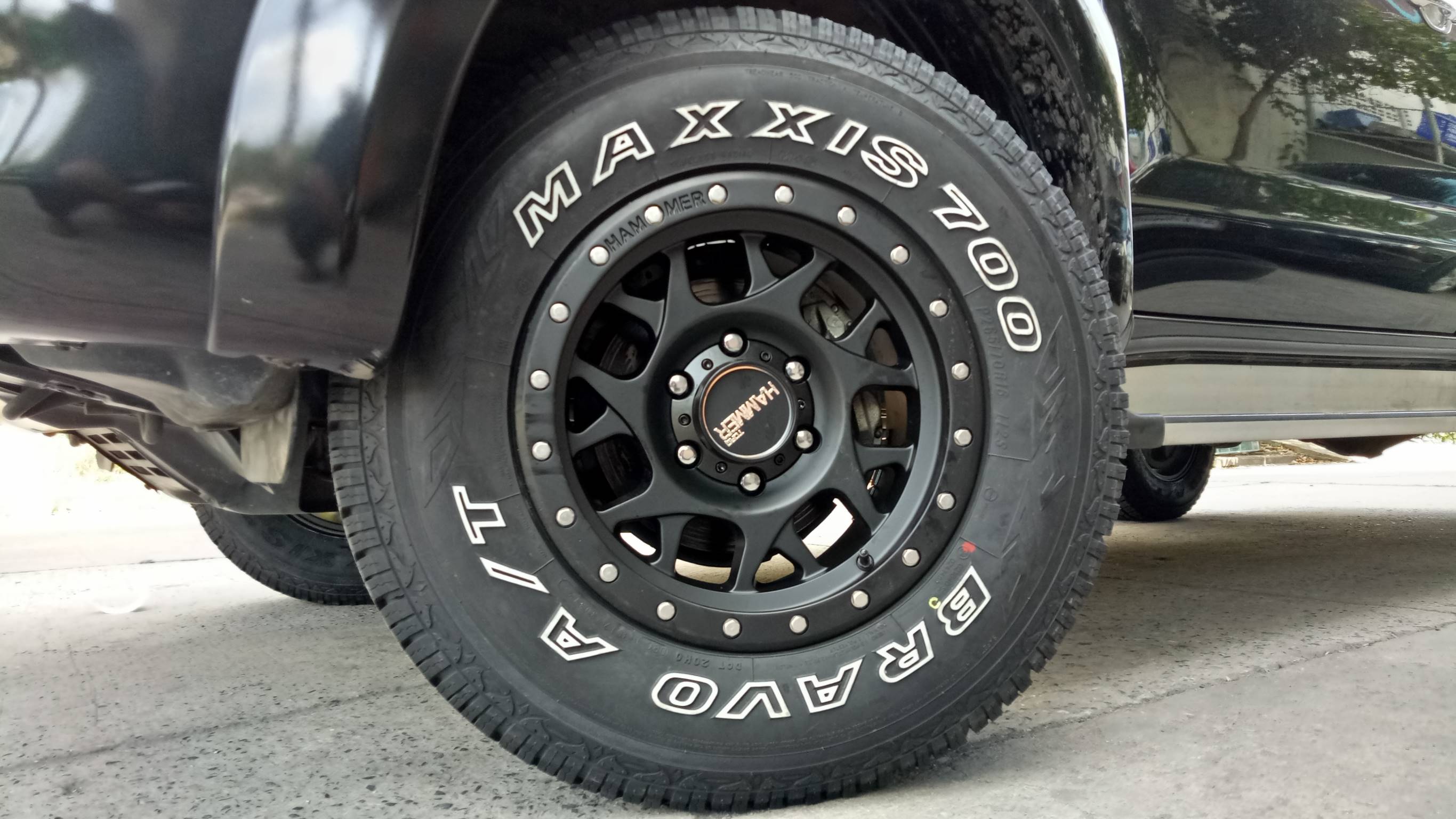 HAMMER HM3 ขอบ16 ยาง MAXXIS AT700 265/70-16 ราคาพิเศษ