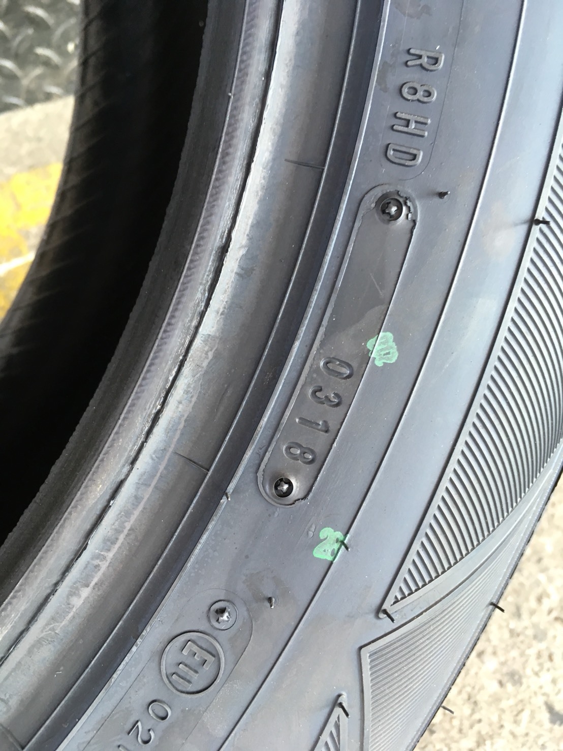 FALKEN ZE914 225/60R18 ซื้อ2แถม2