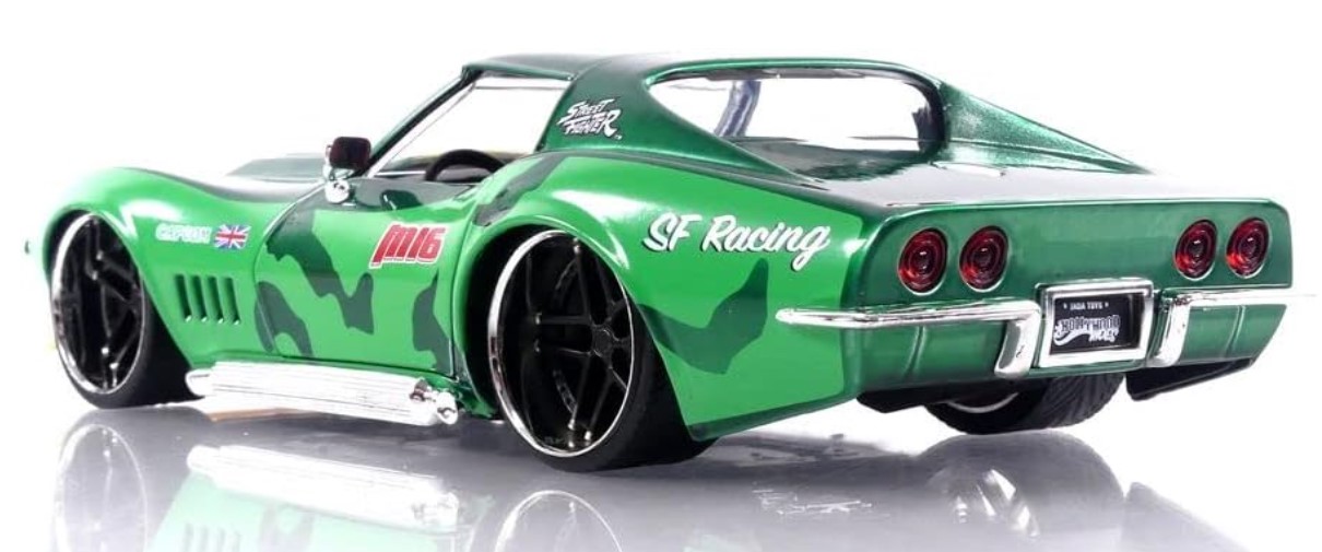 โมเดลรถ โมเดลรถยนต์ Street Fighter Cammy 1969 Chevrolet Corvette Stingray ZL1 124 2